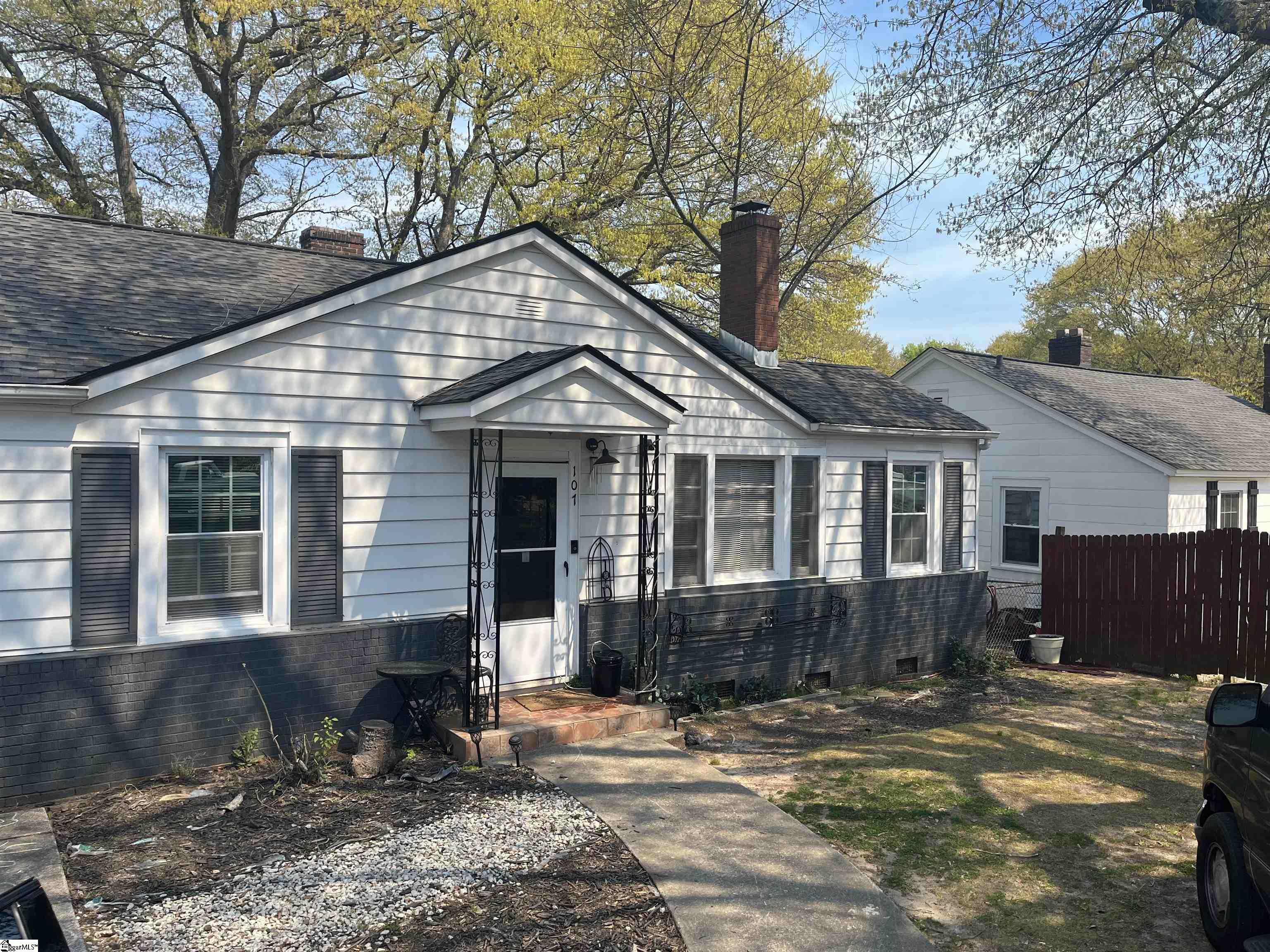 107 Somerset Street Property Photo