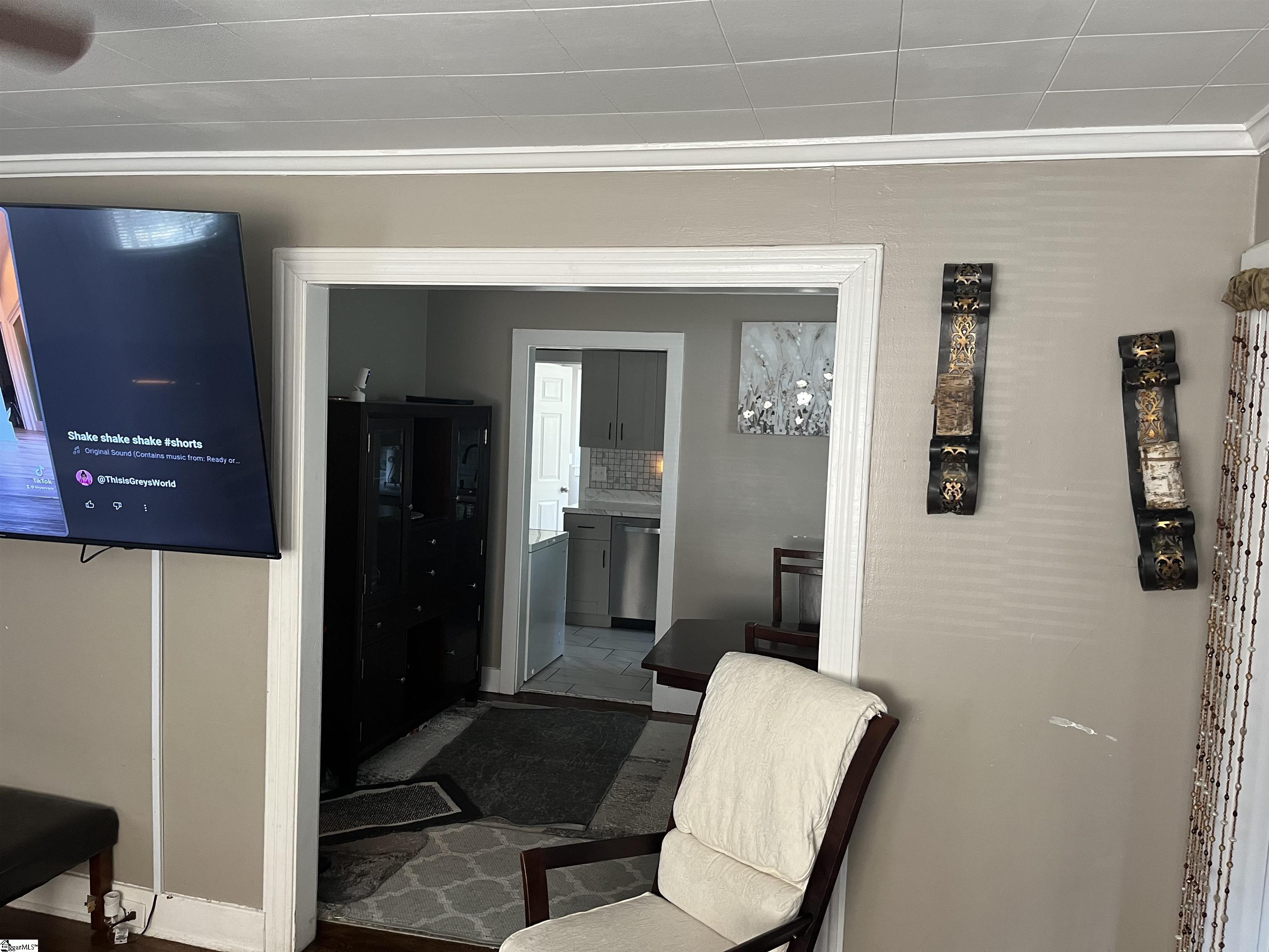 107 Somerset Street Property Photo 8