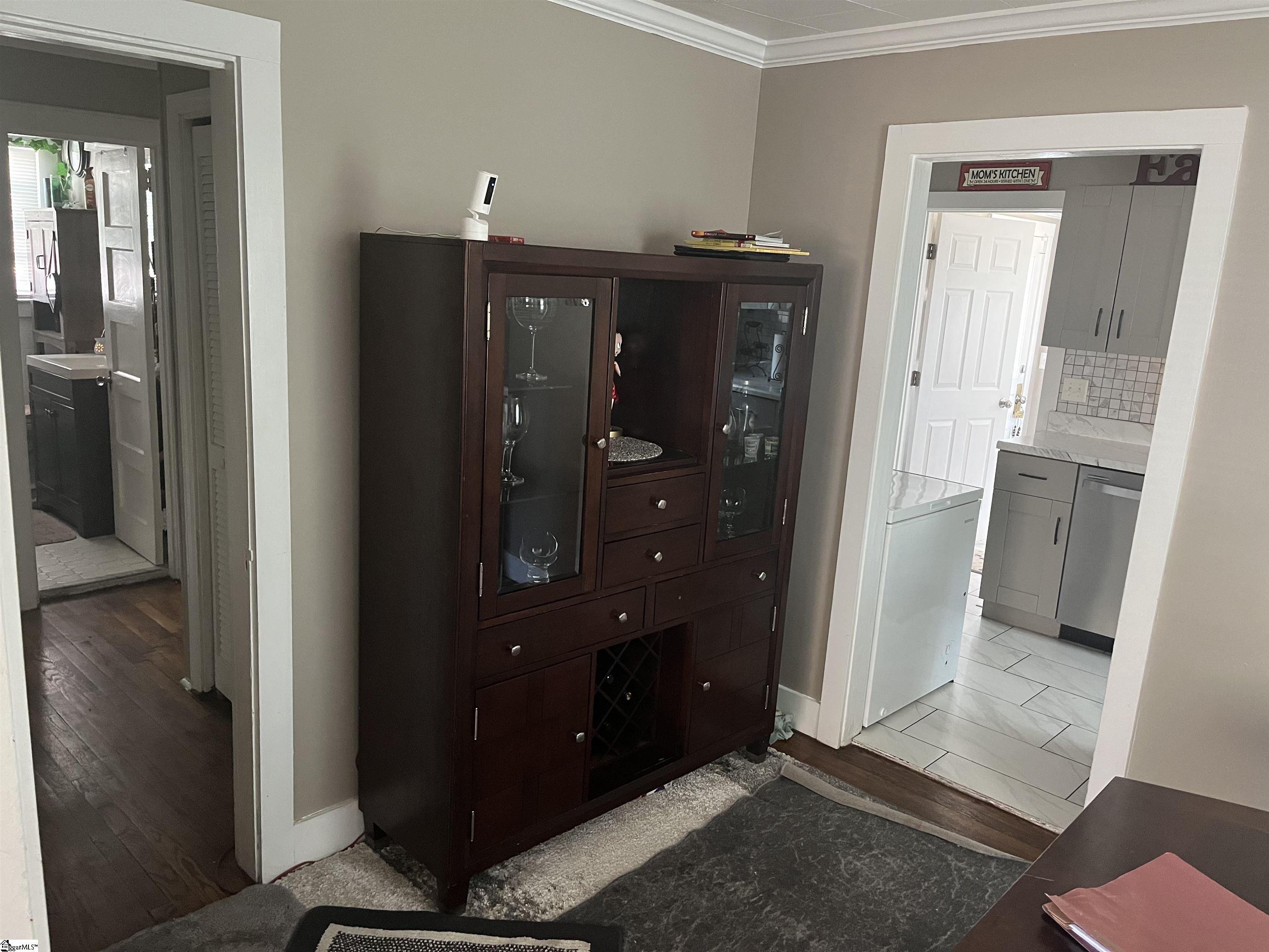 107 Somerset Street Property Photo 10