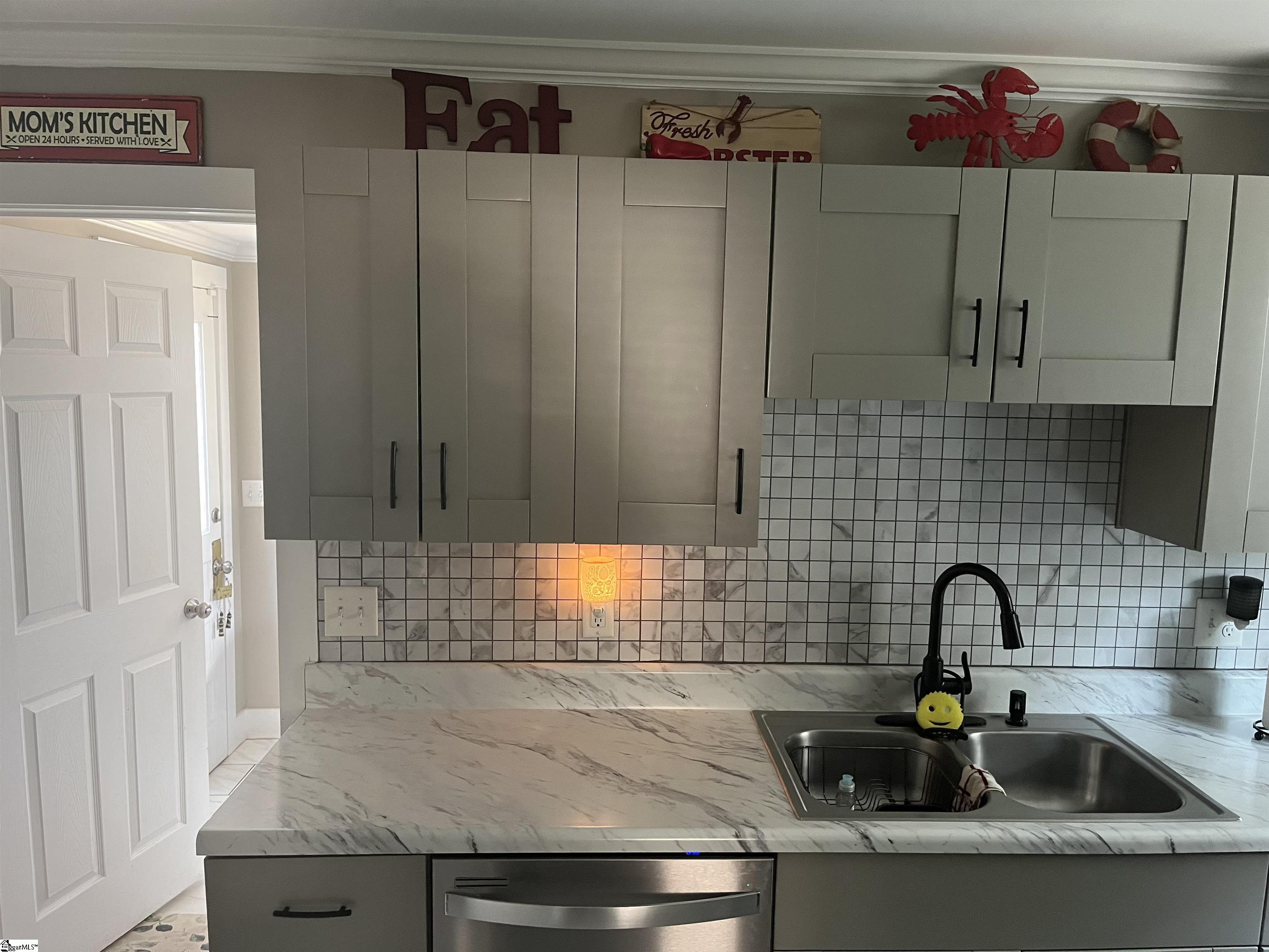 107 Somerset Street Property Photo 14