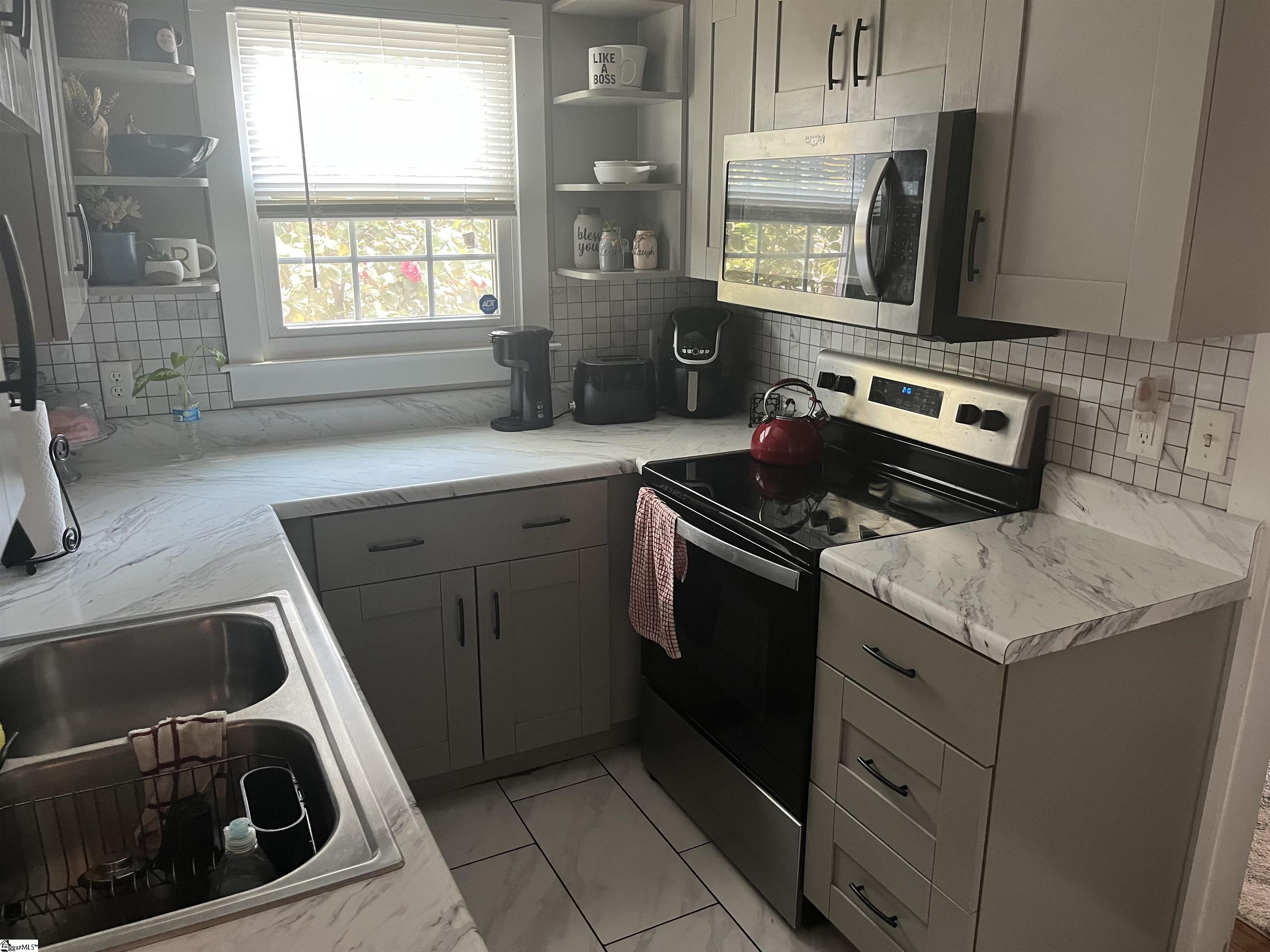 107 Somerset Street Property Photo 16