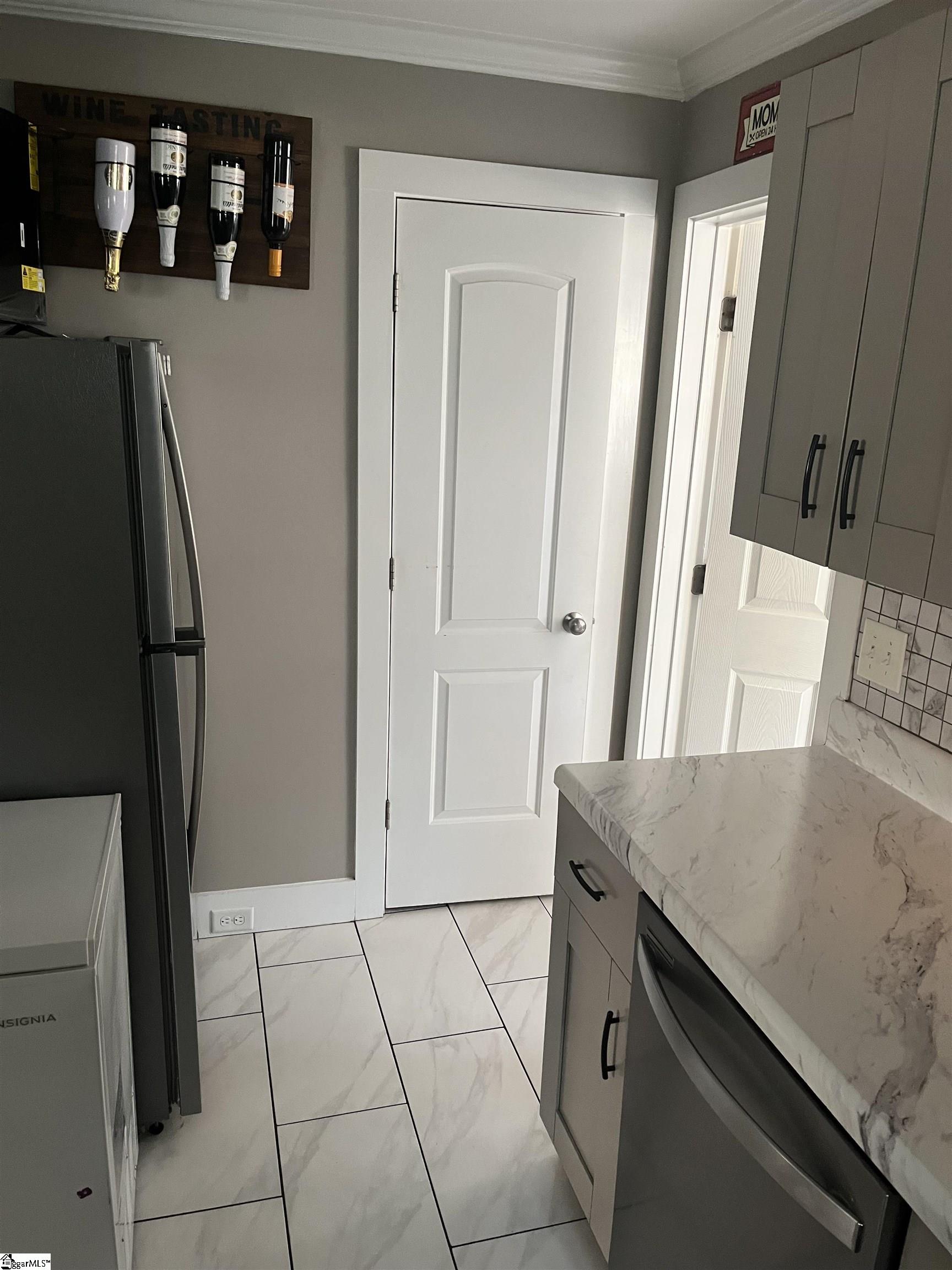 107 Somerset Street Property Photo 18