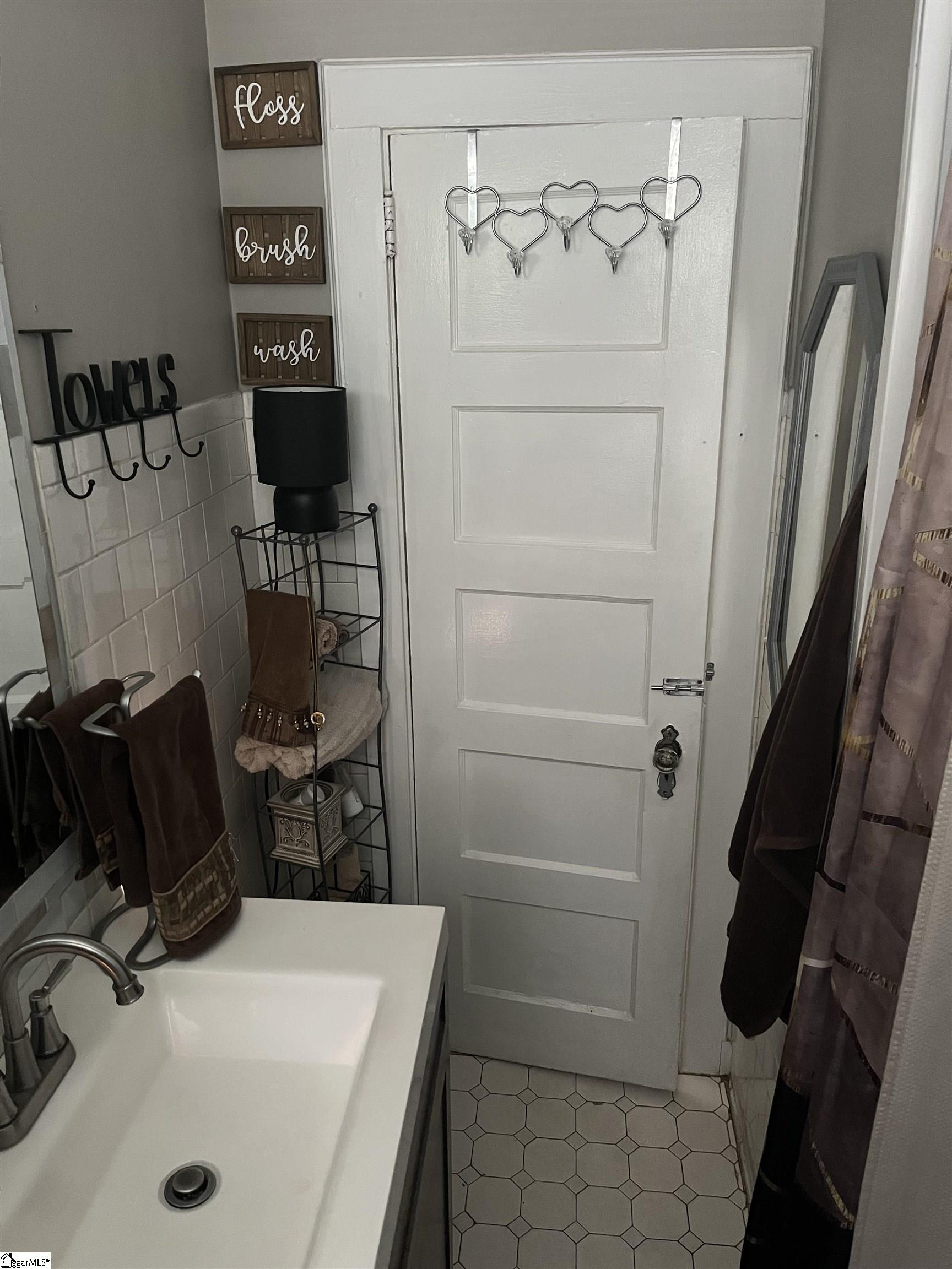 107 Somerset Street Property Photo 26