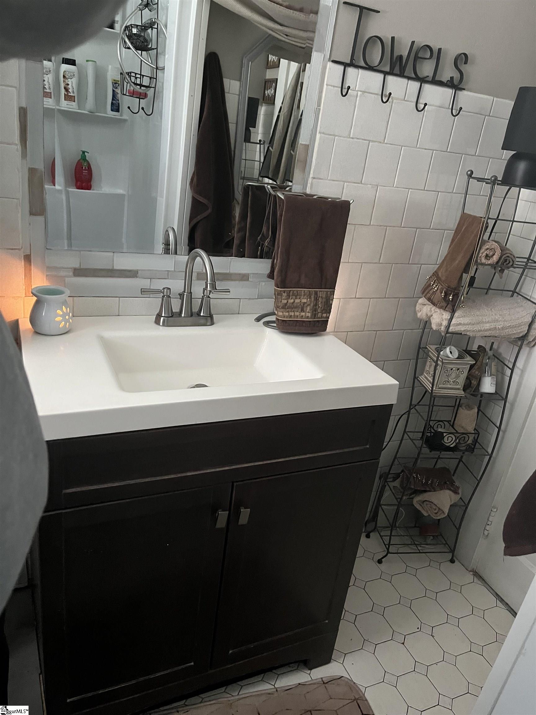 107 Somerset Street Property Photo 29