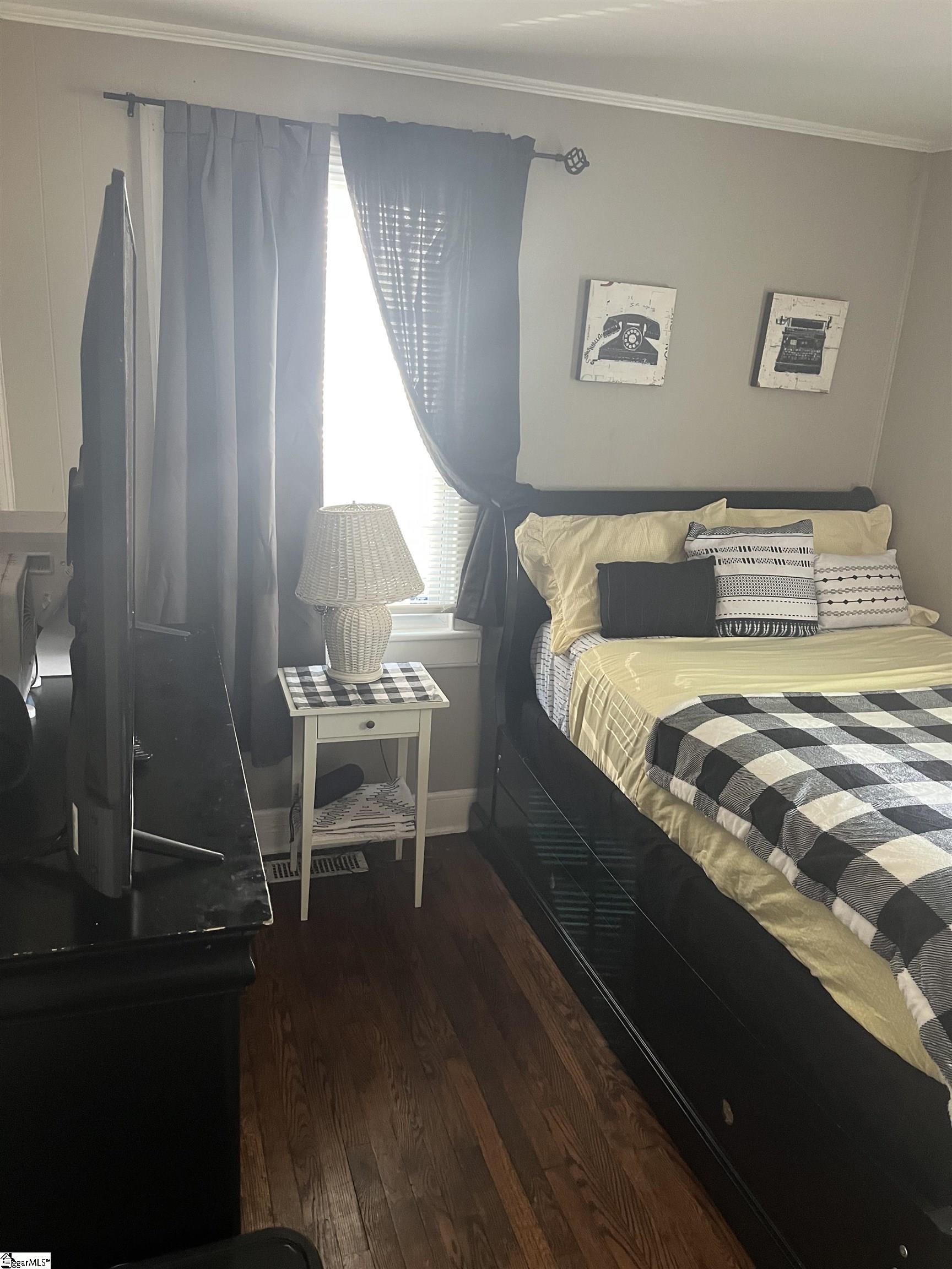 107 Somerset Street Property Photo 32