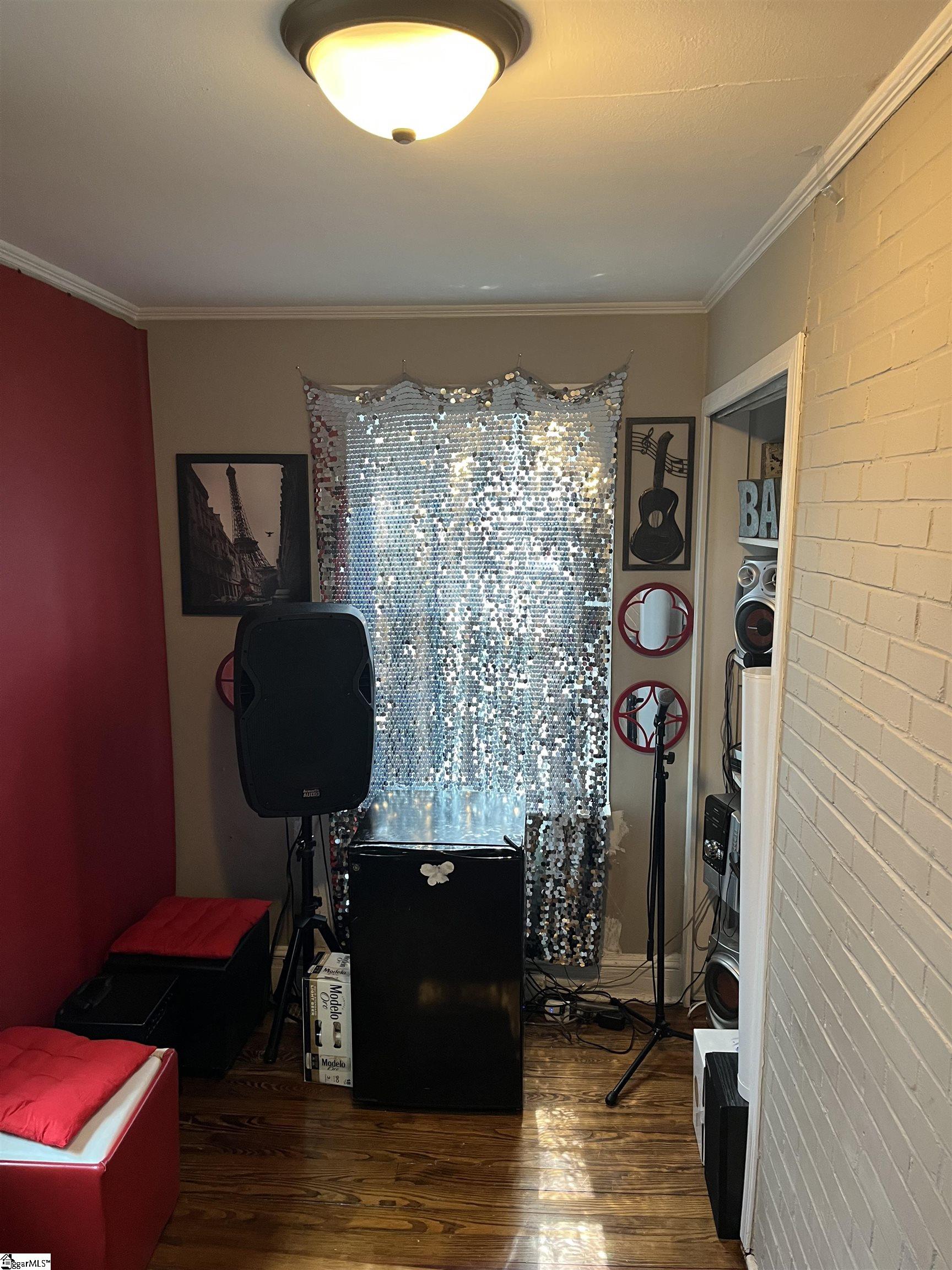 107 Somerset Street Property Photo 42