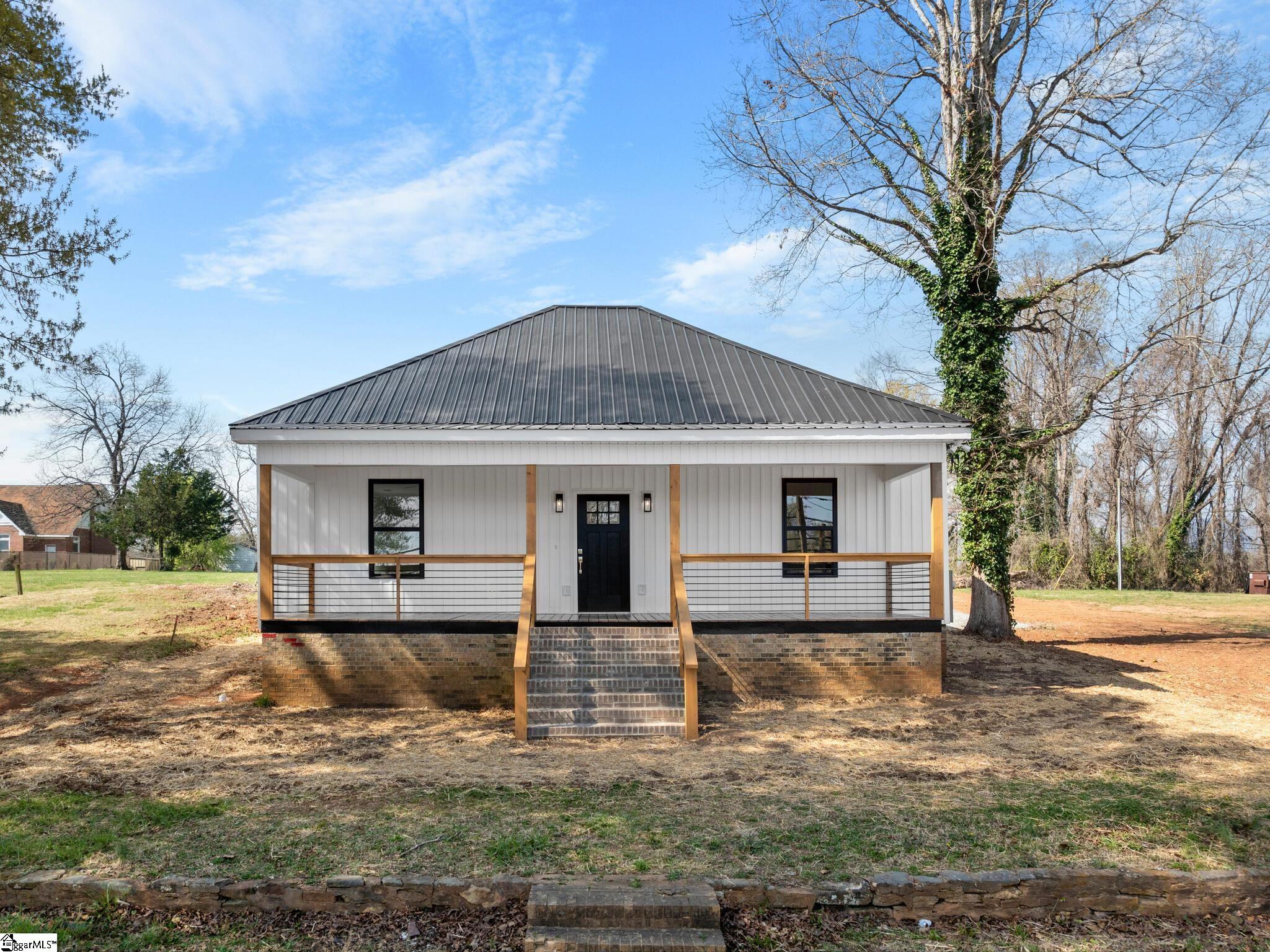 202 S Howard Street Property Photo