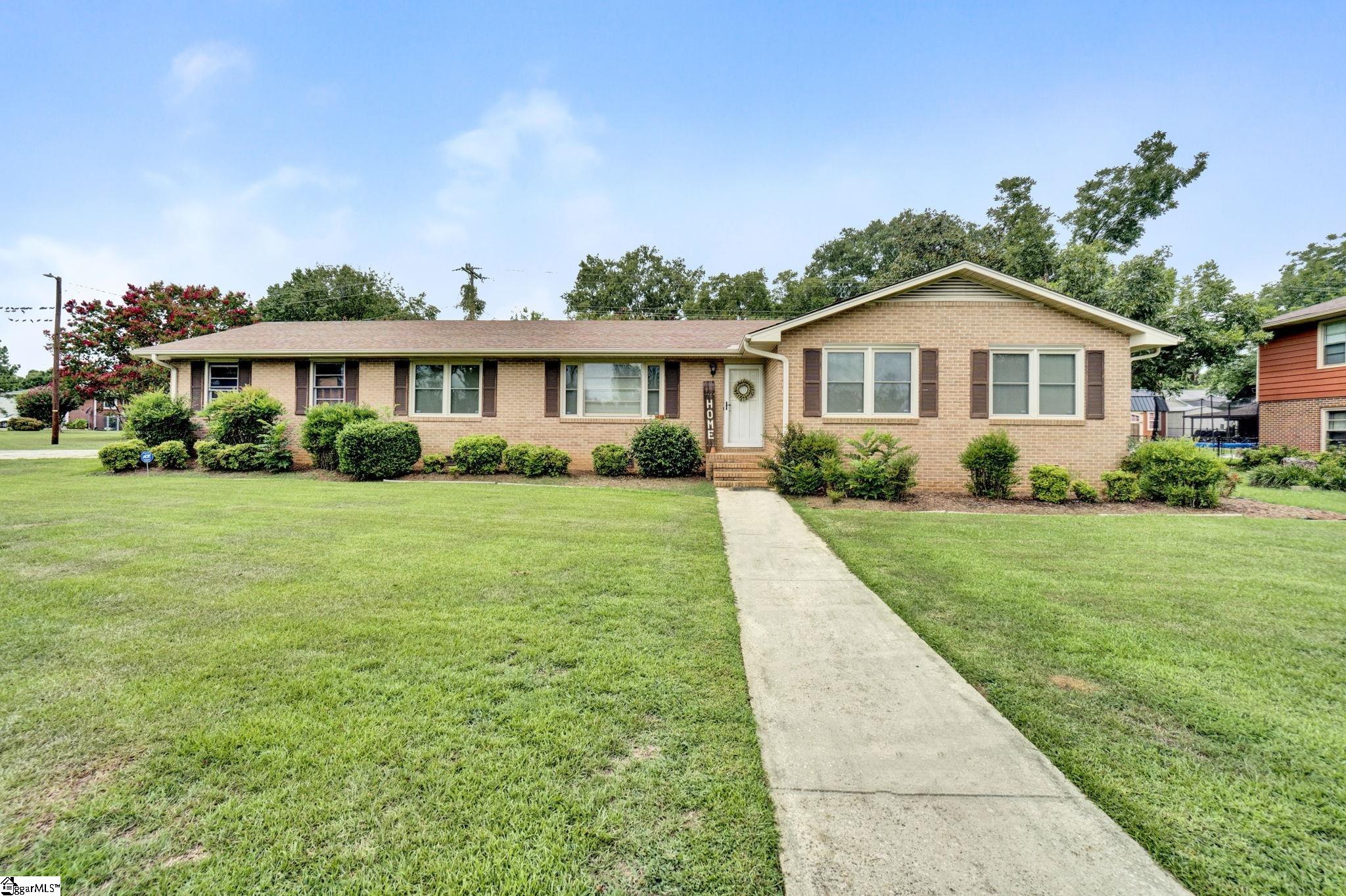 305 Dixie Drive Property Photo