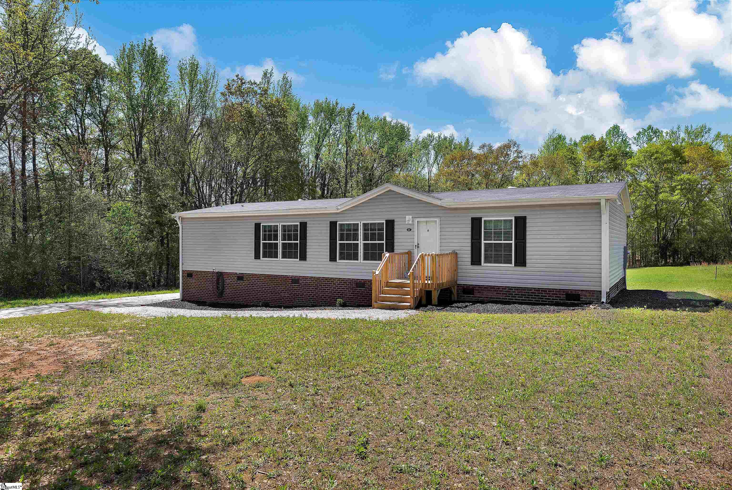 225 W Lake Street Property Photo