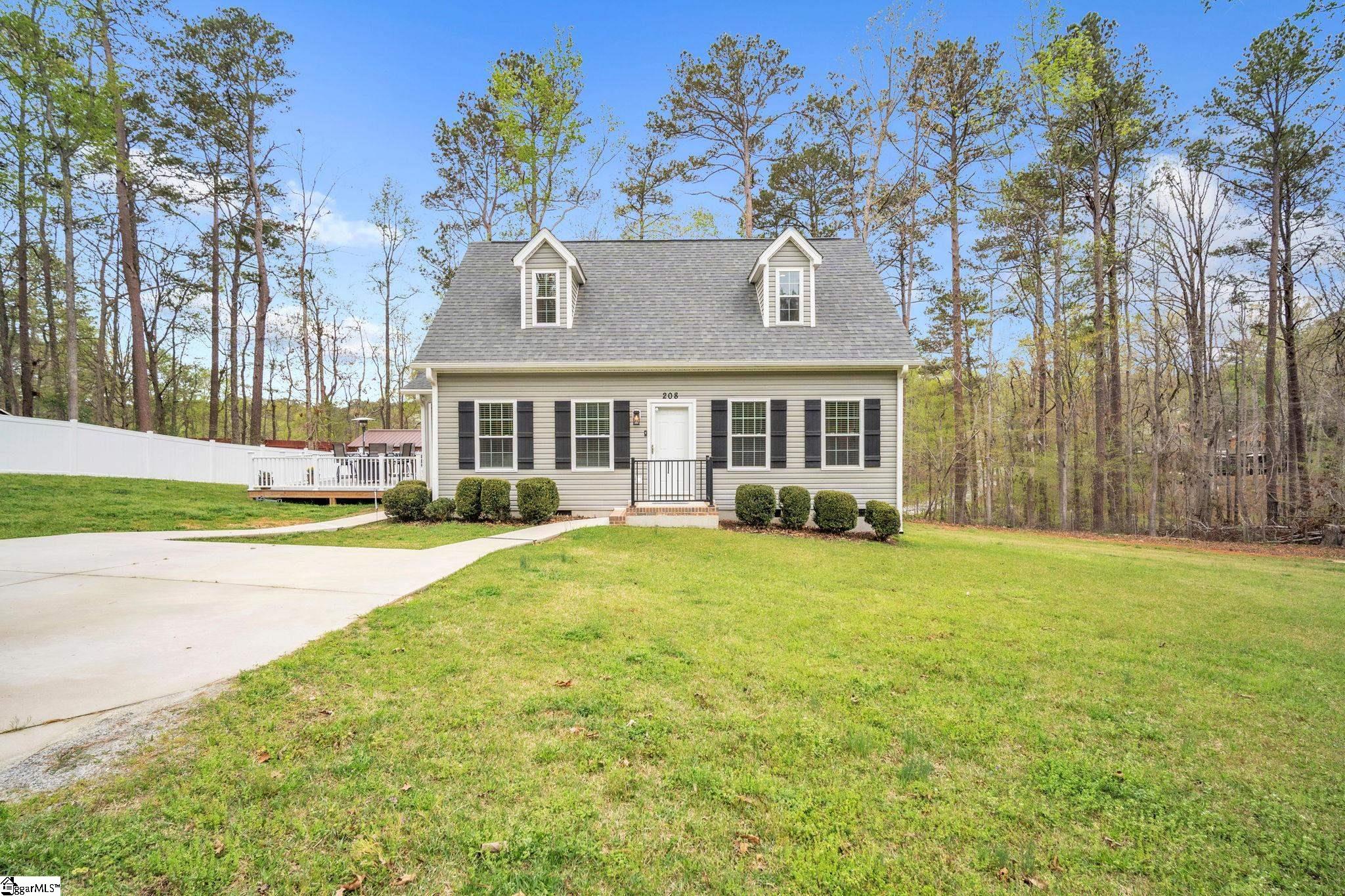 208 Woodland Drive Property Photo