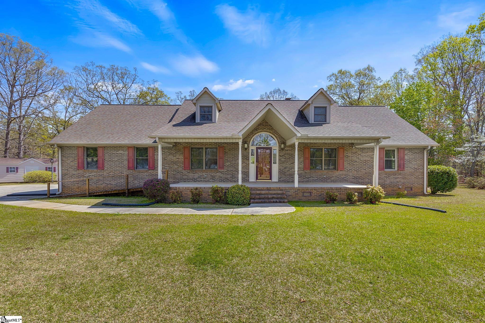 100 Lakeside Drive Property Photo