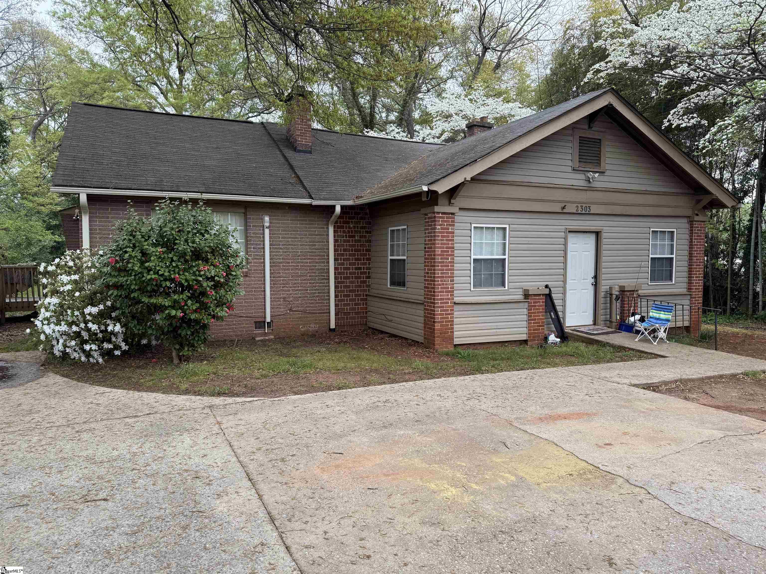 2303 S Mcduffie Street Property Photo