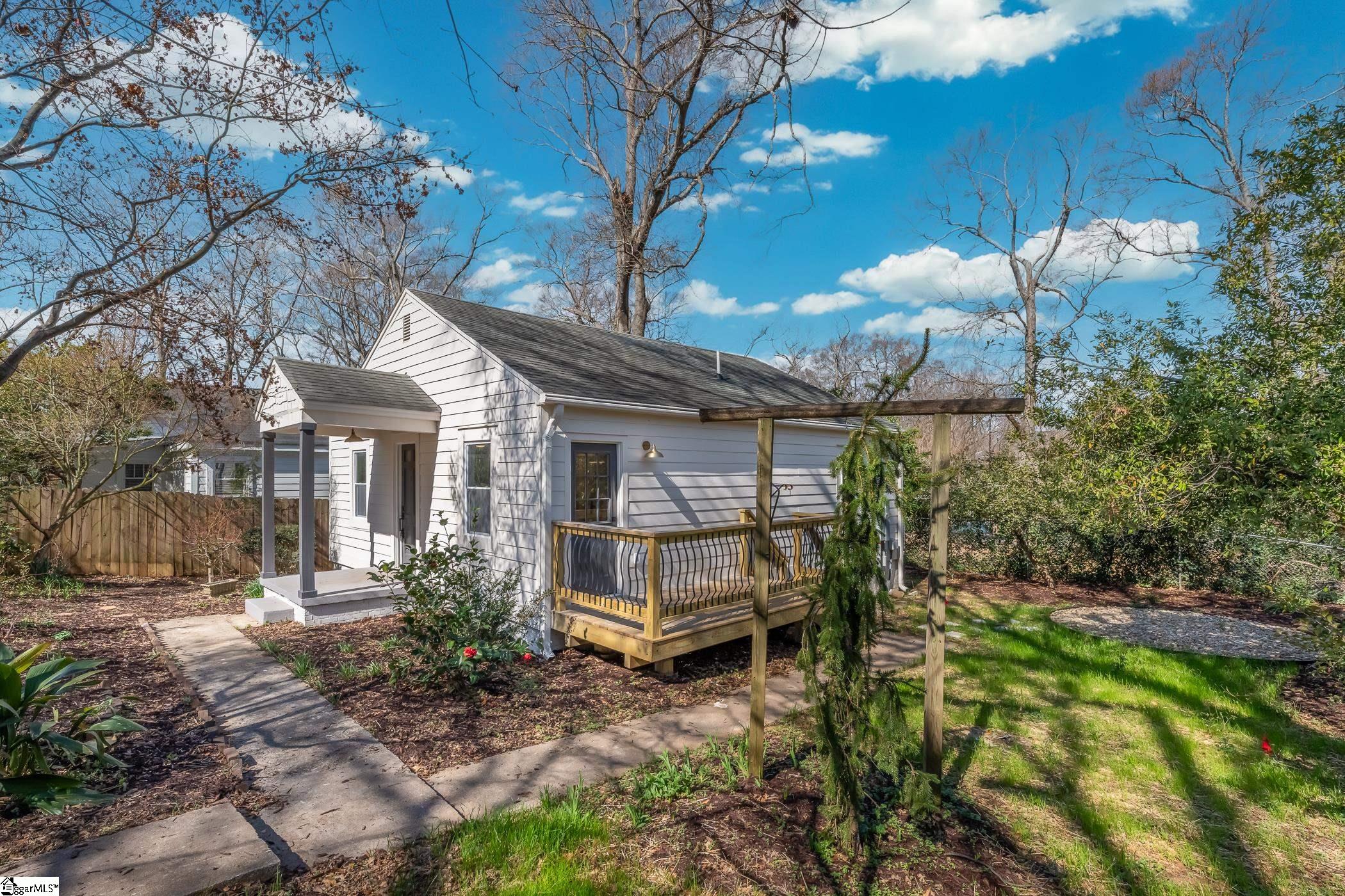 8 Amherst Avenue Property Photo