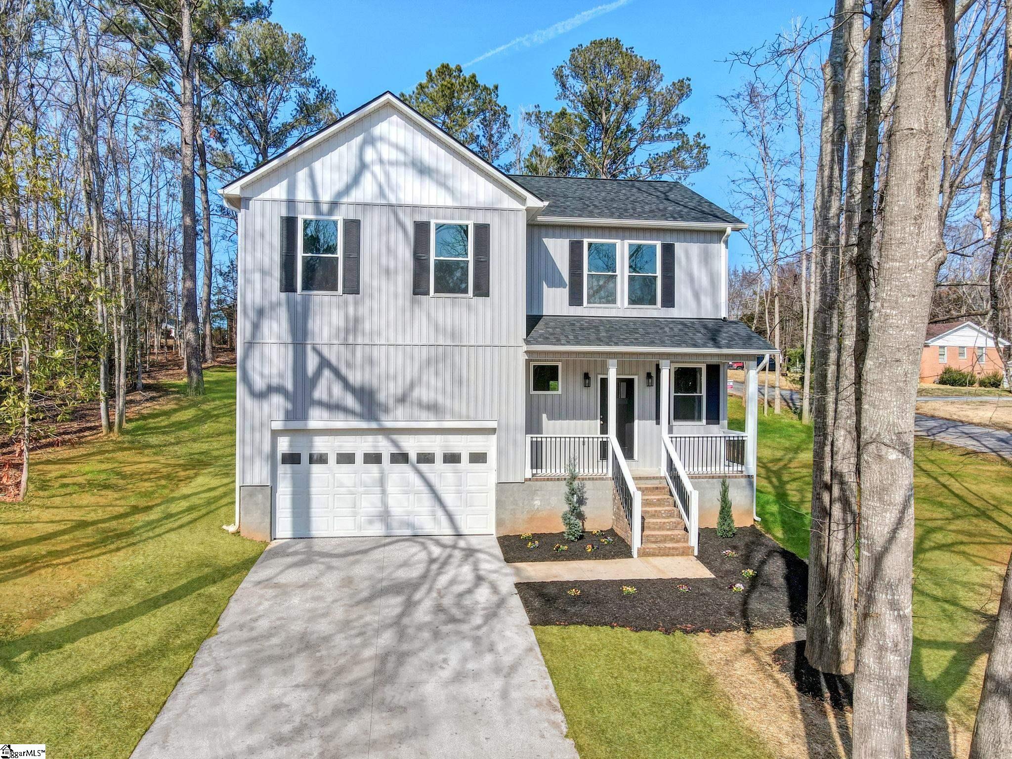 127 Dagnall Circle Property Photo