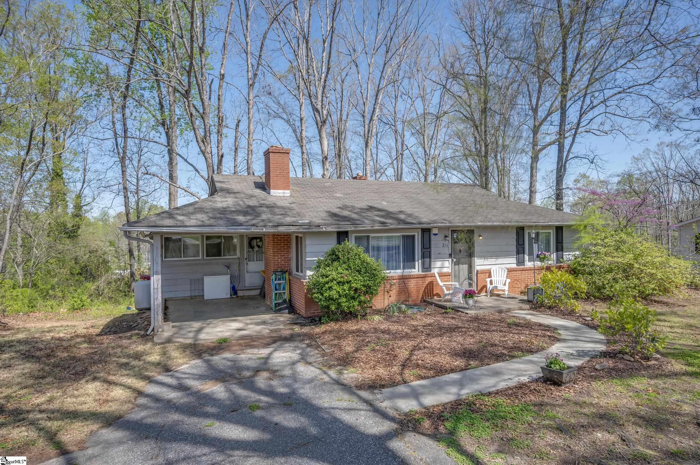 211 Redland Road Property Photo