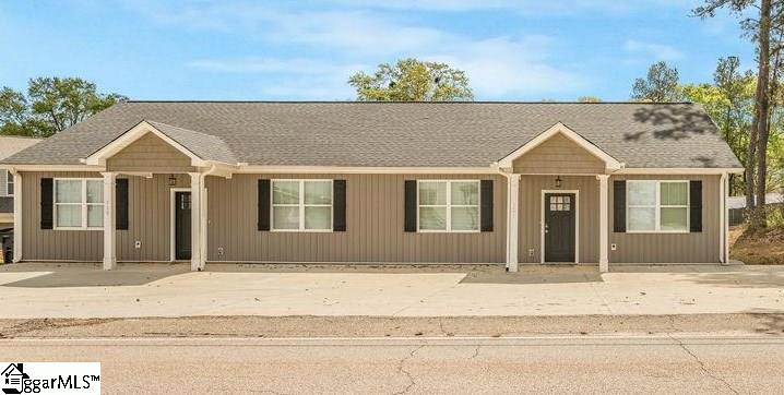 121 N Moore Street Property Photo