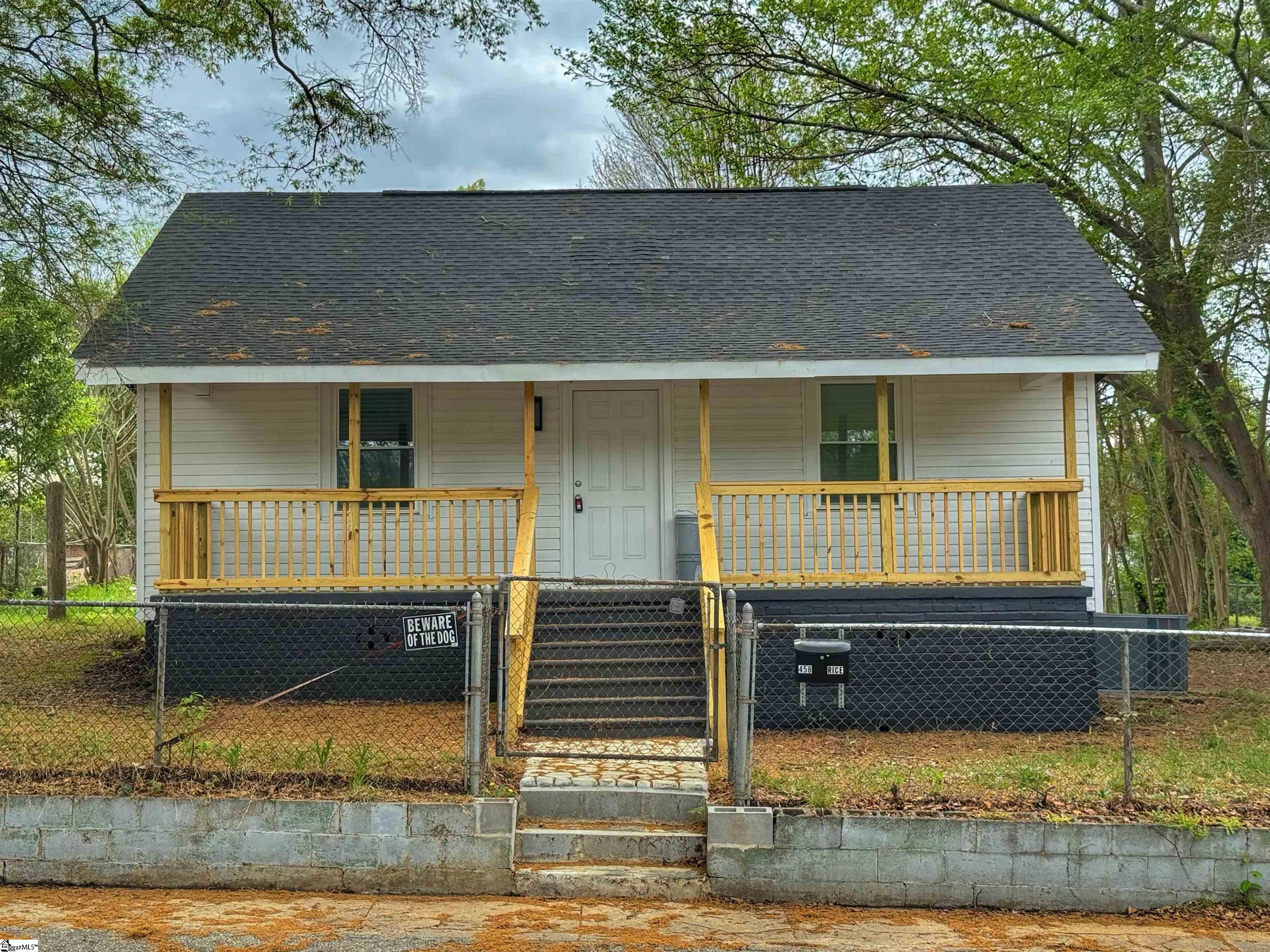 458 Buncombe Street Property Photo