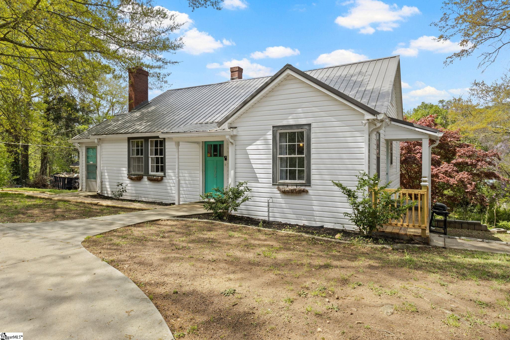 305 Morse Street Property Photo