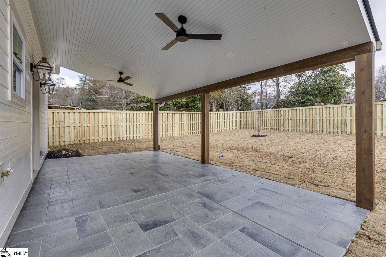 405 Jones Avenue Property Photo 1