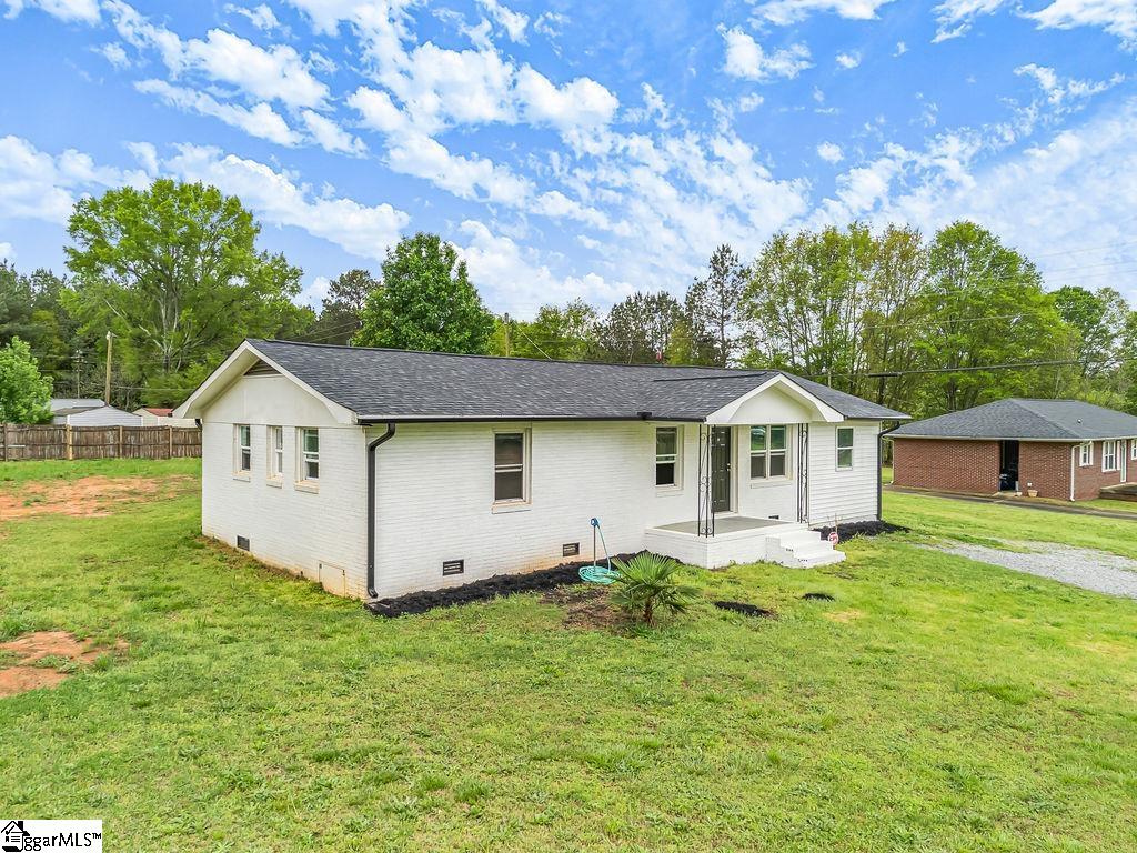 116 Ashley Drive Property Photo