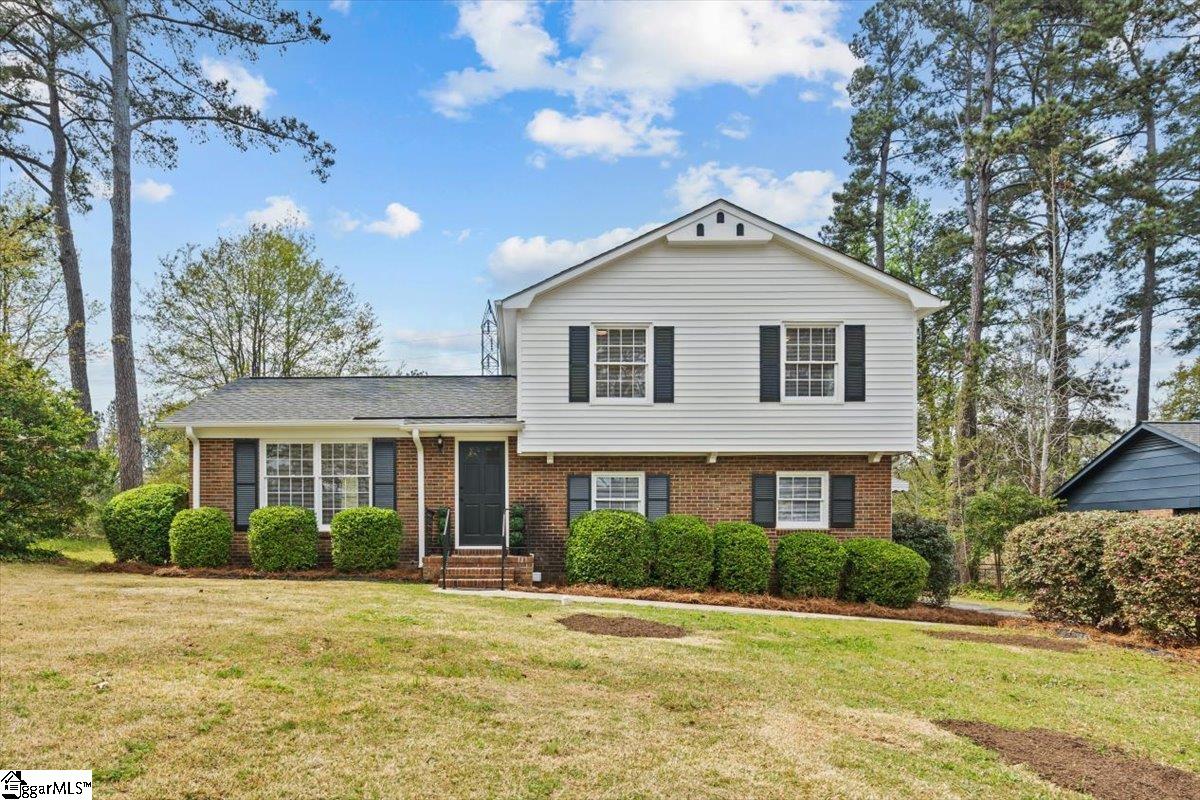 121 Heather Drive Property Photo