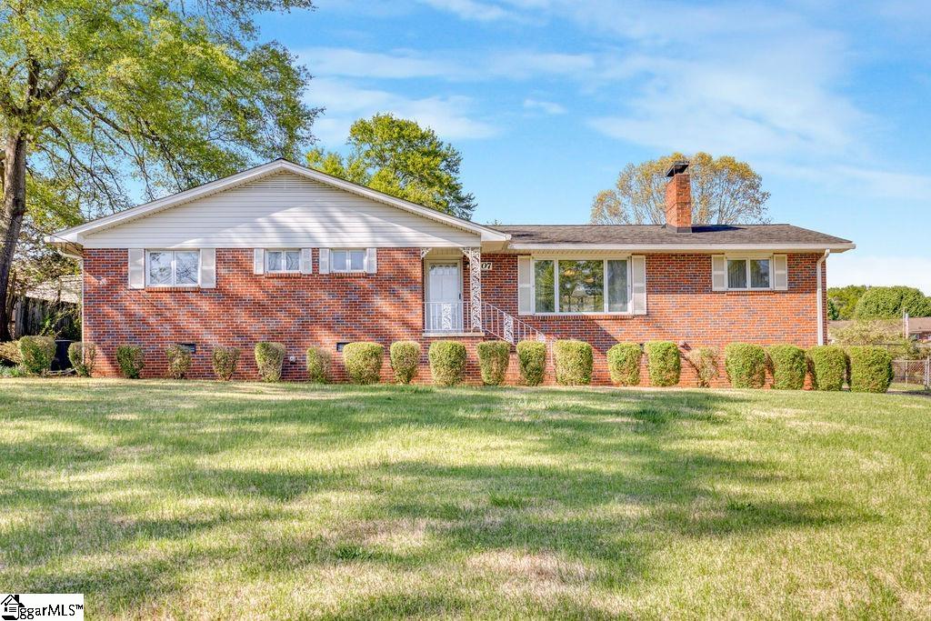 107 Alice Farr Drive Property Photo