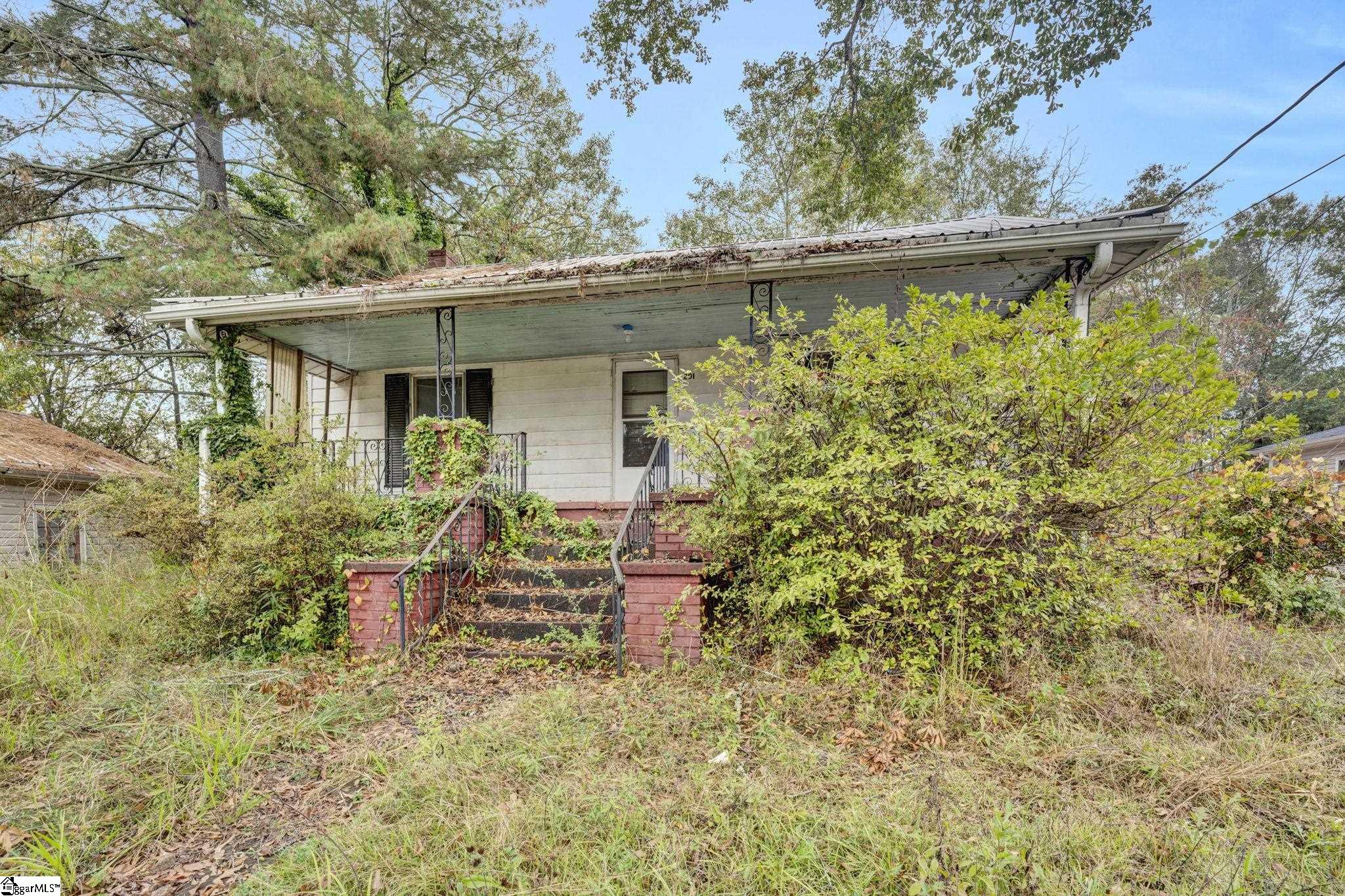 201 Oak Lane Property Photo