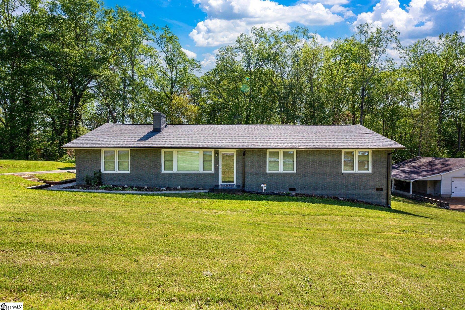 211 Meadow Road Property Photo