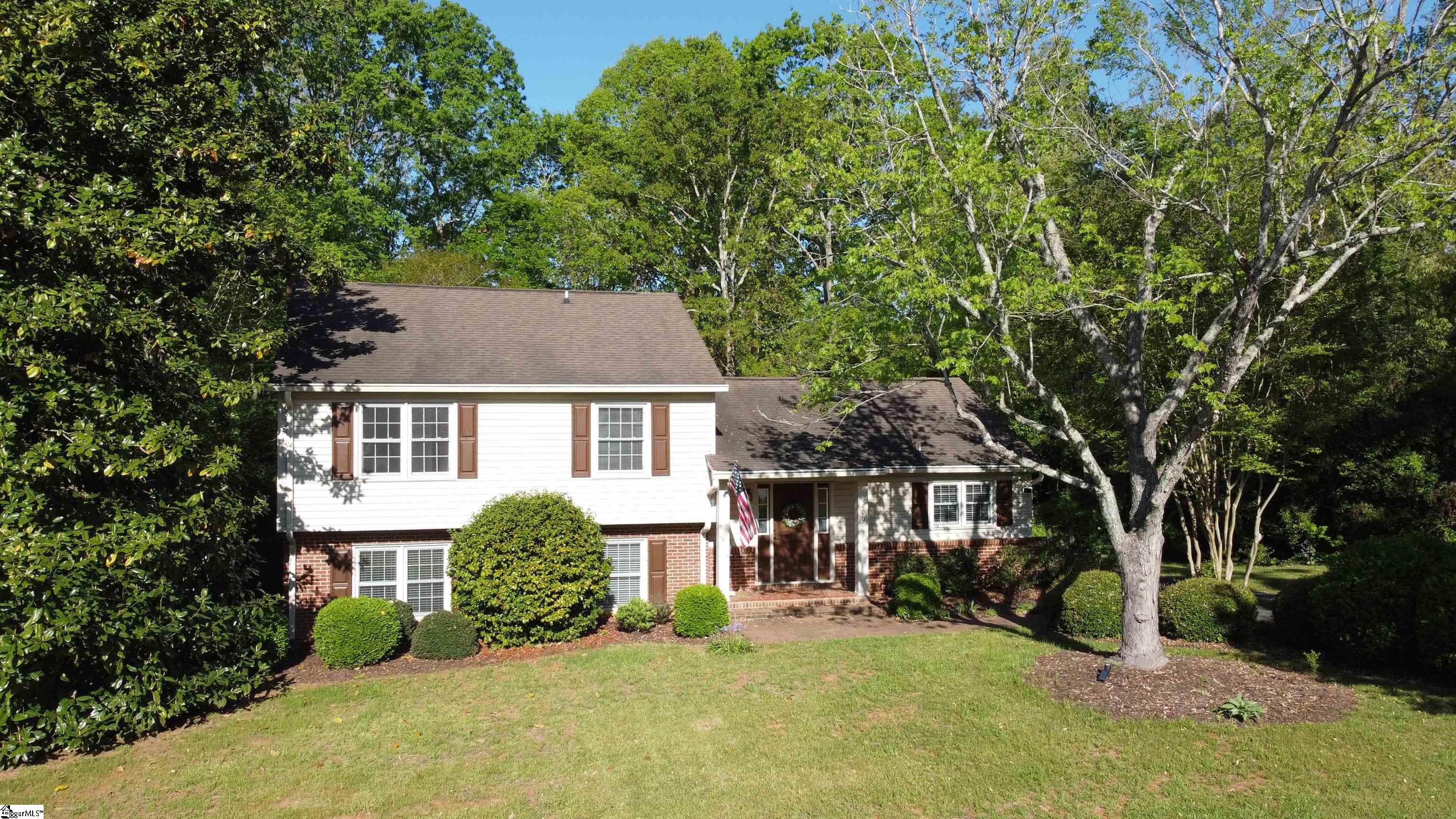 4900 Maplewood Drive Property Photo