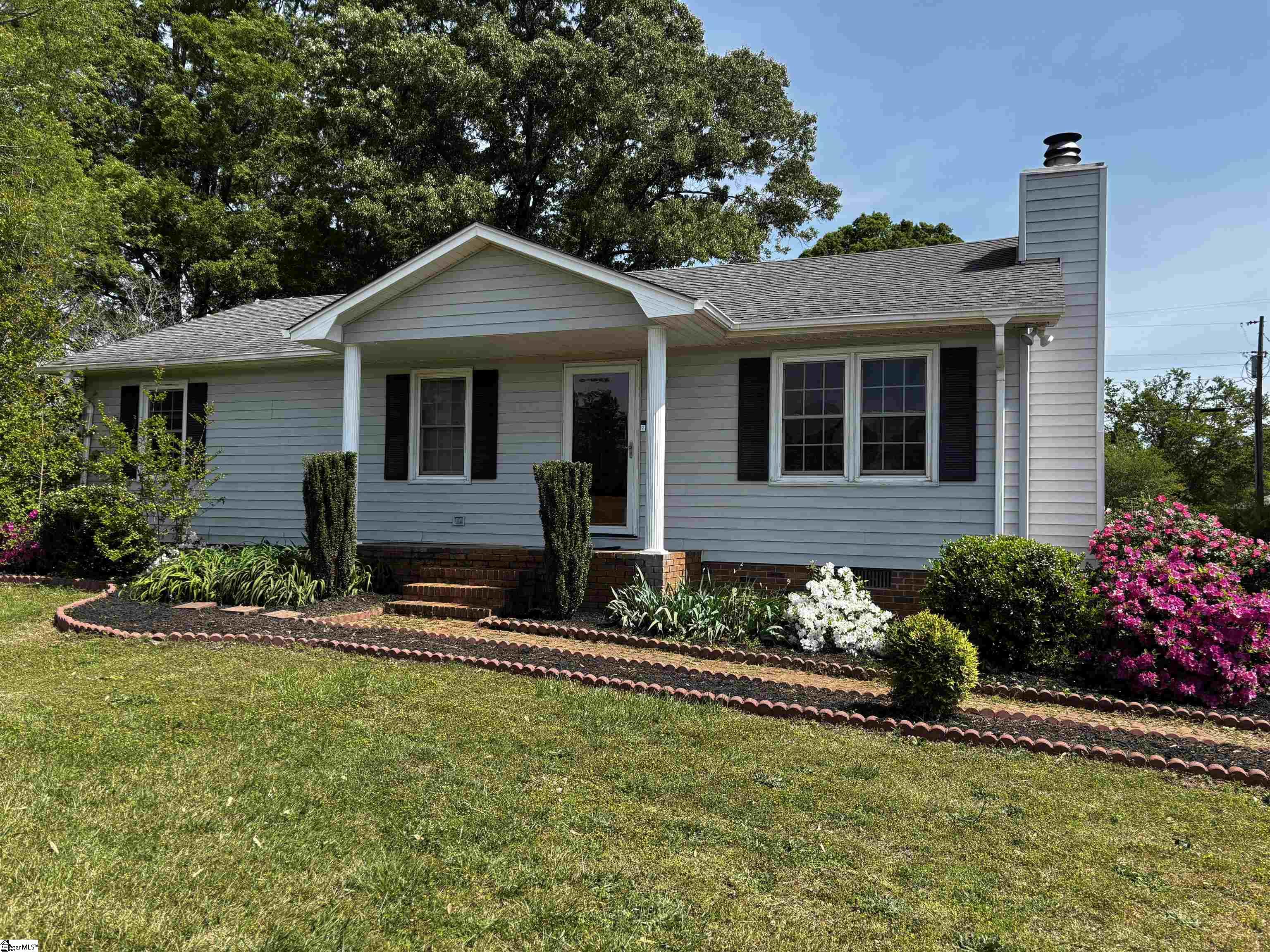 Fairfield Middle School Real Estate Listings Main Image