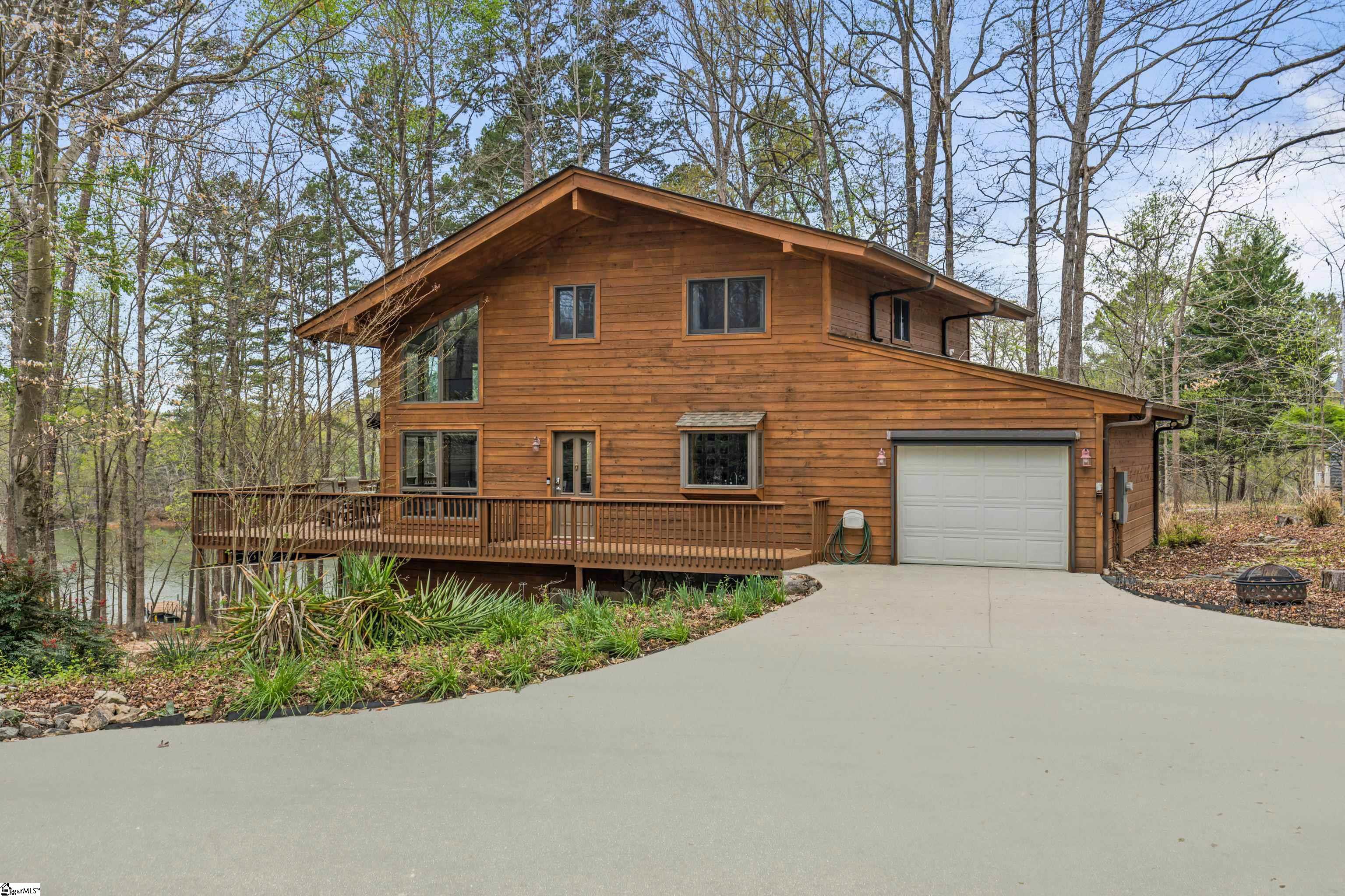 121 Lake Breeze Lane Property Photo