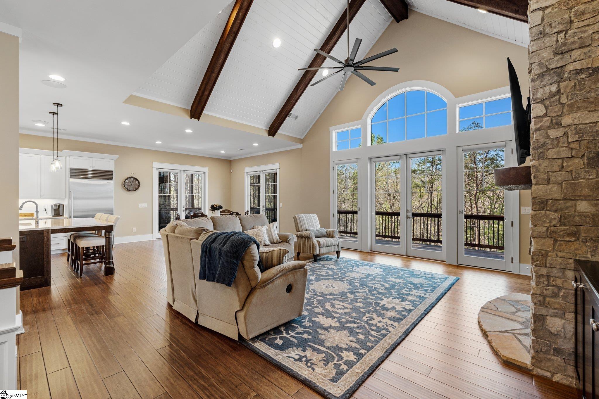 1553919 Property Photo 5