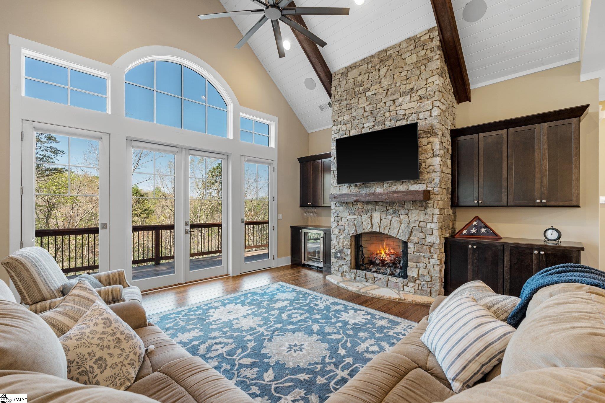 1553919 Property Photo 6