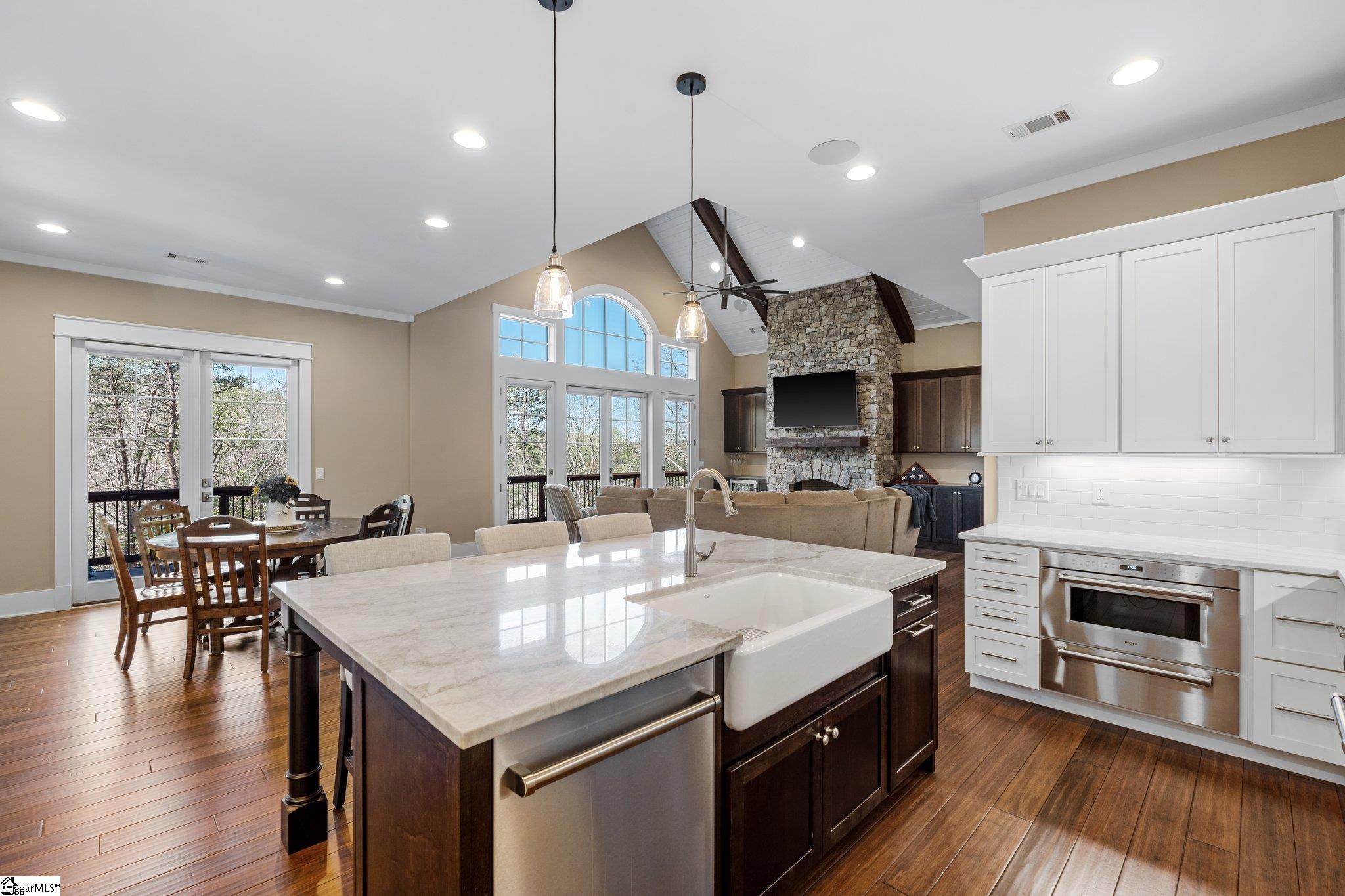 1553919 Property Photo 11