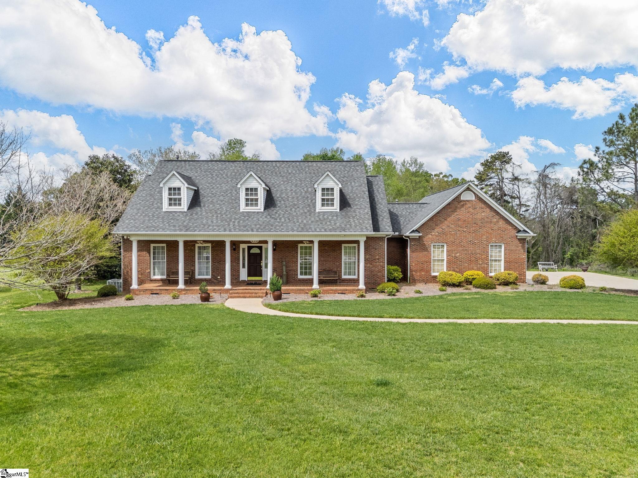 410 Moores Crossing Property Photo