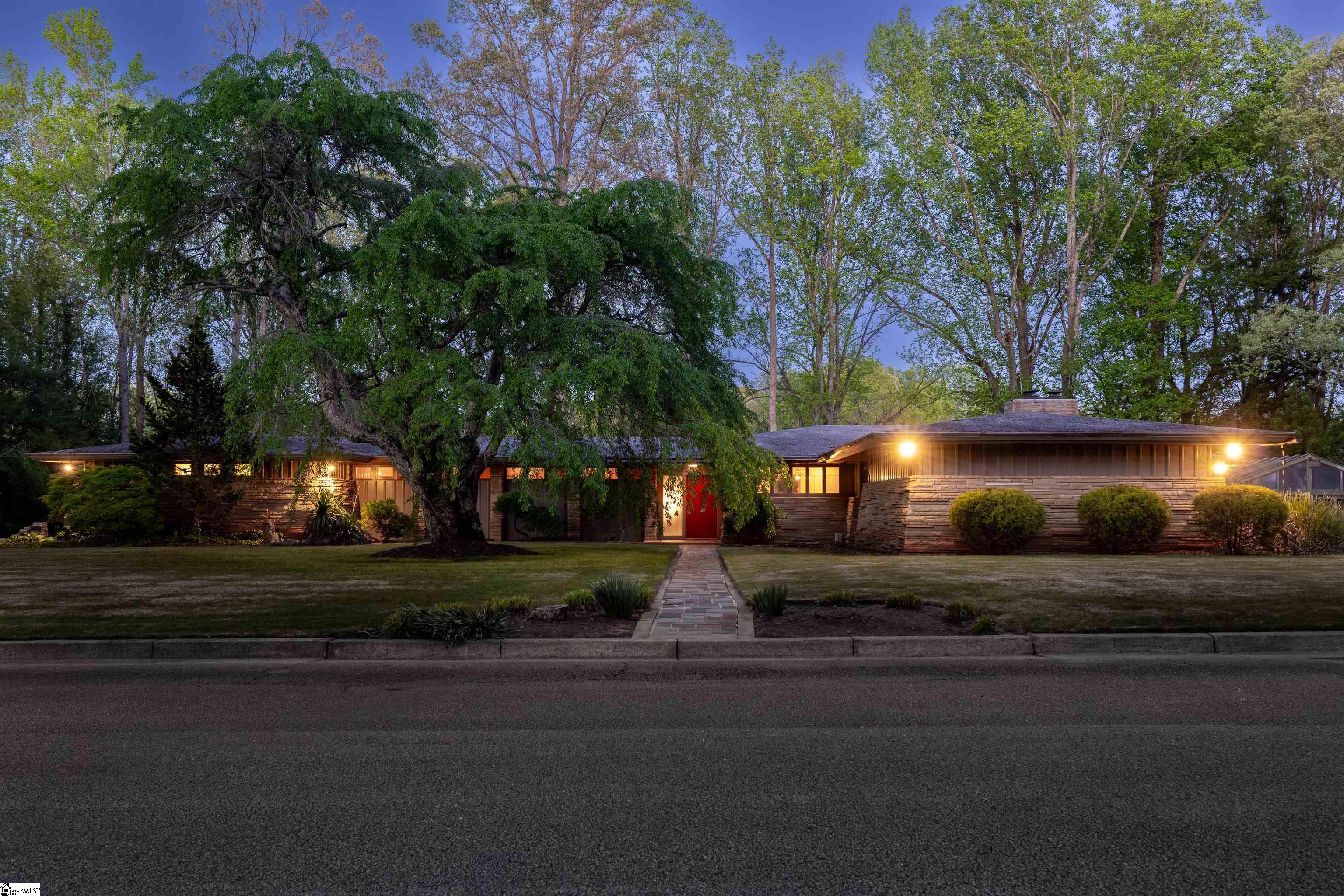 22 Lakecrest Drive Property Photo