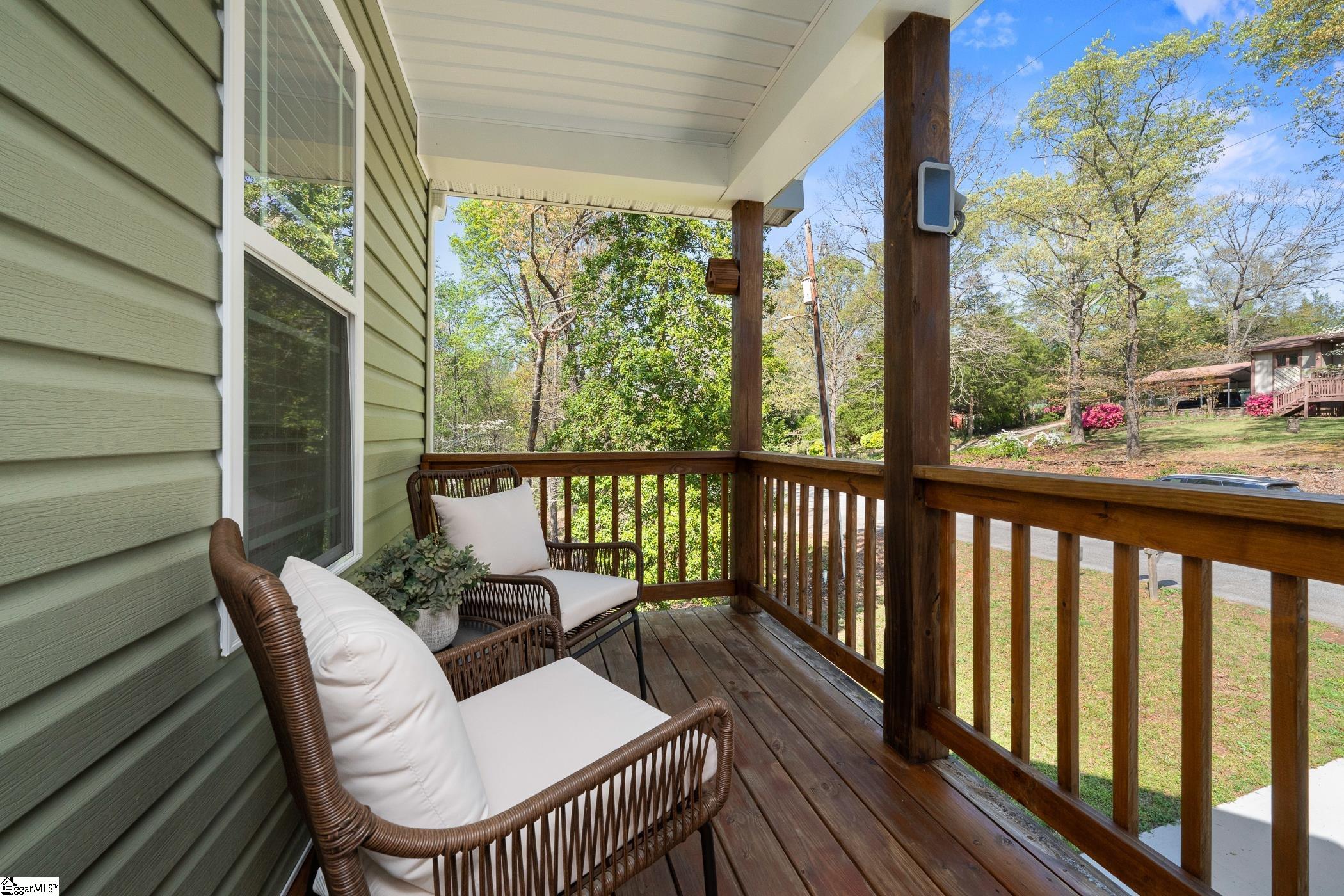 214 Country Glen Lane Property Photo 3