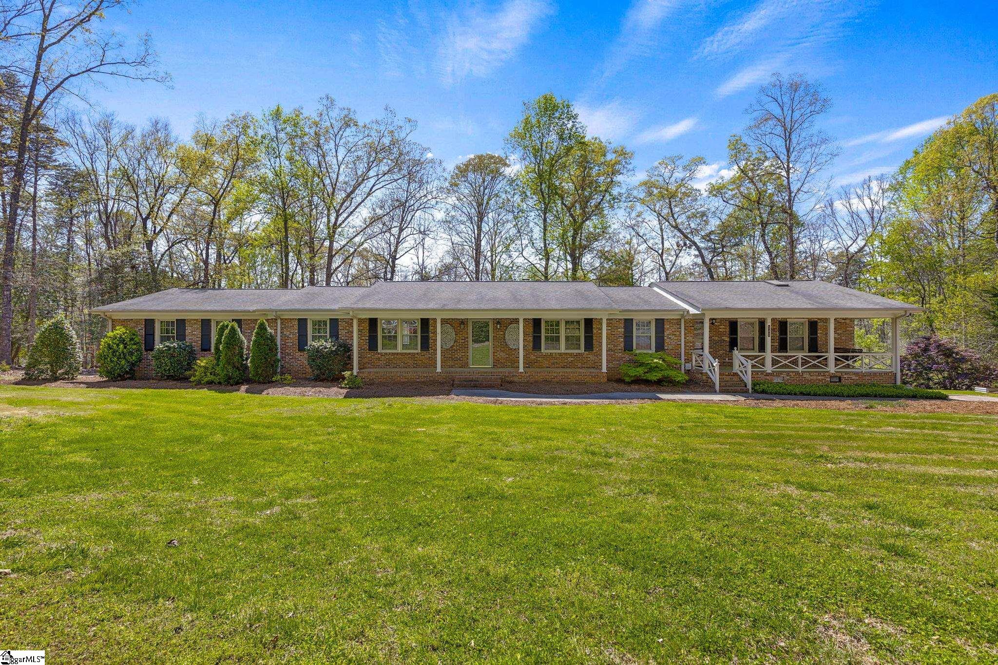 142 Hollingsworth Drive Property Photo