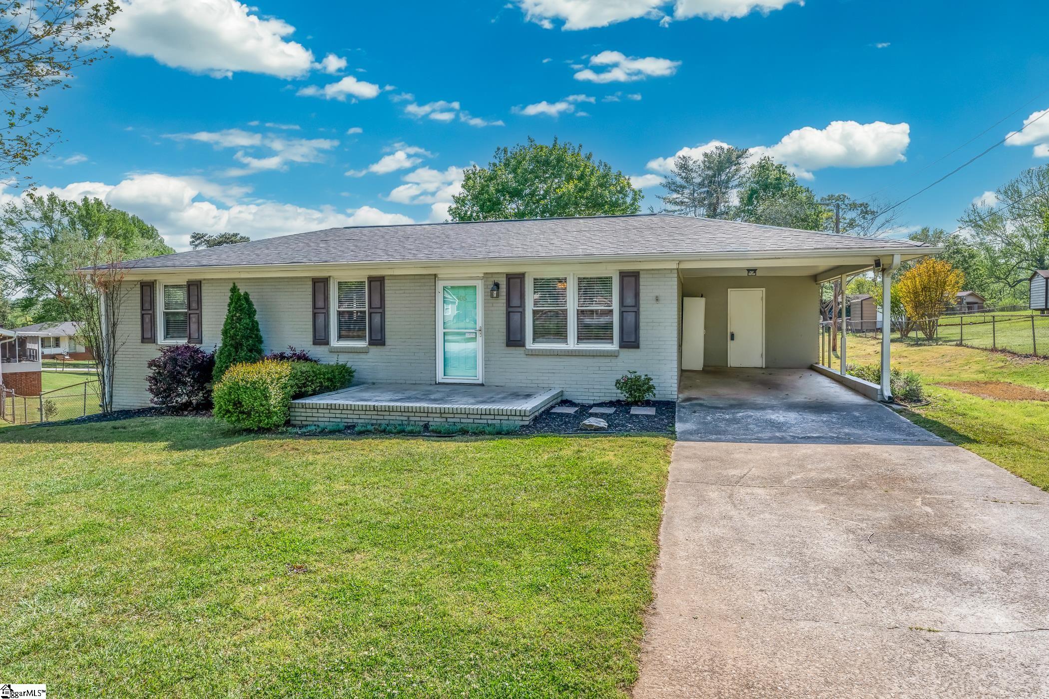 105 S Buckhorn Road Property Photo