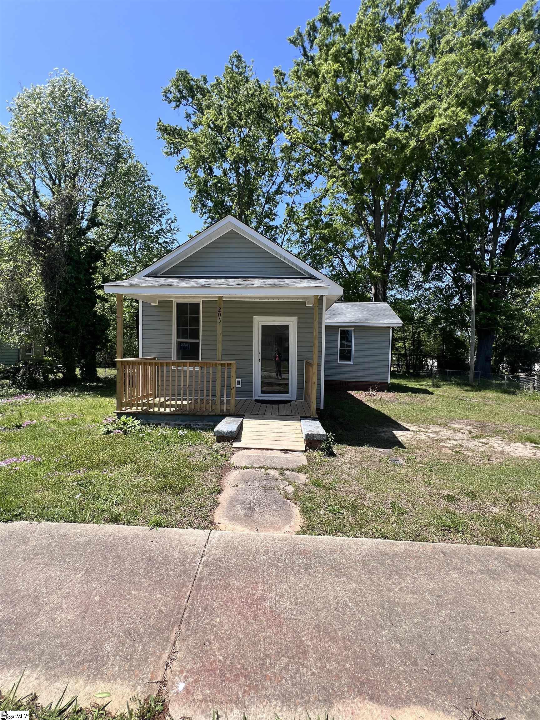 205 Moultrie Street Property Photo