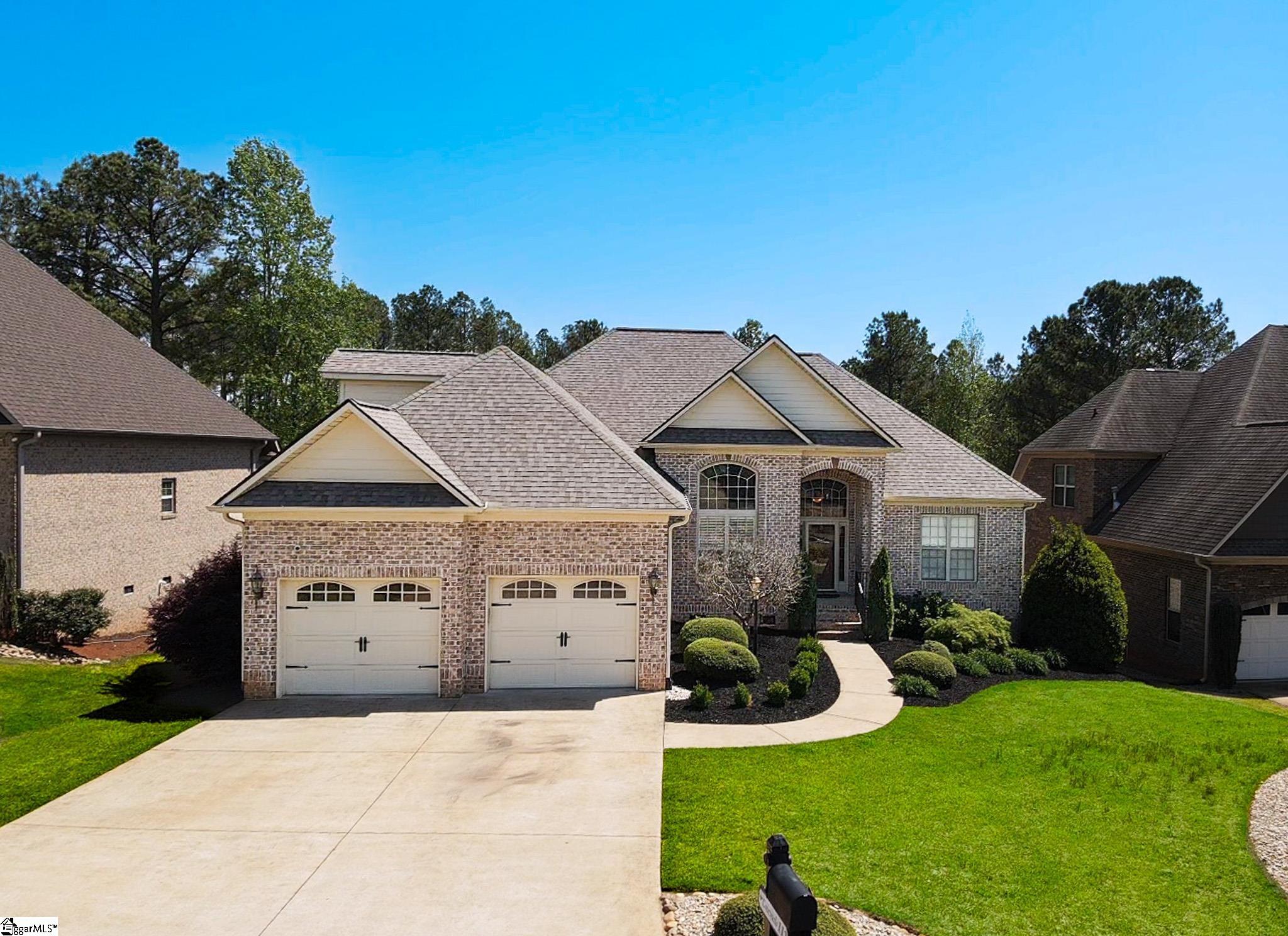 112 Bay Tree Court Property Photo