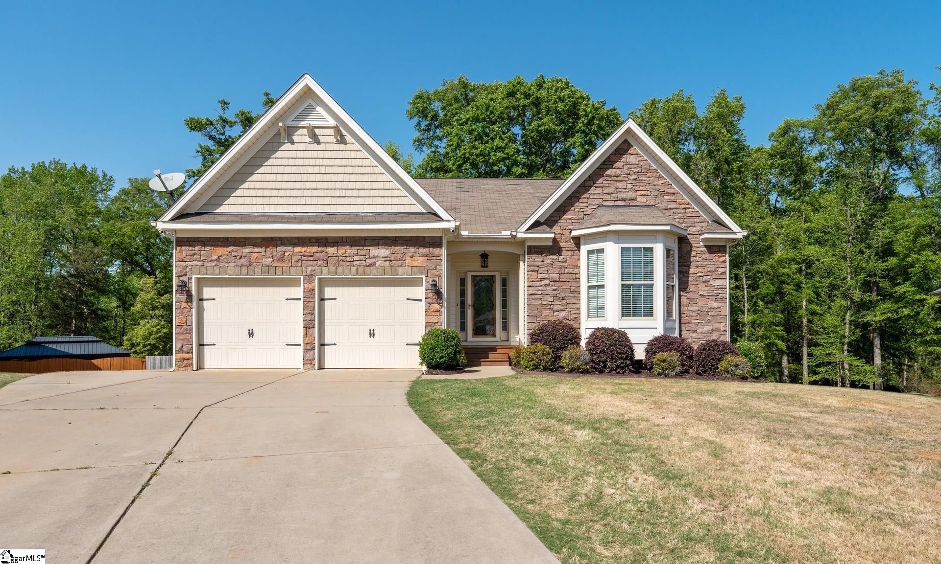 180 Pendock Lane Property Photo