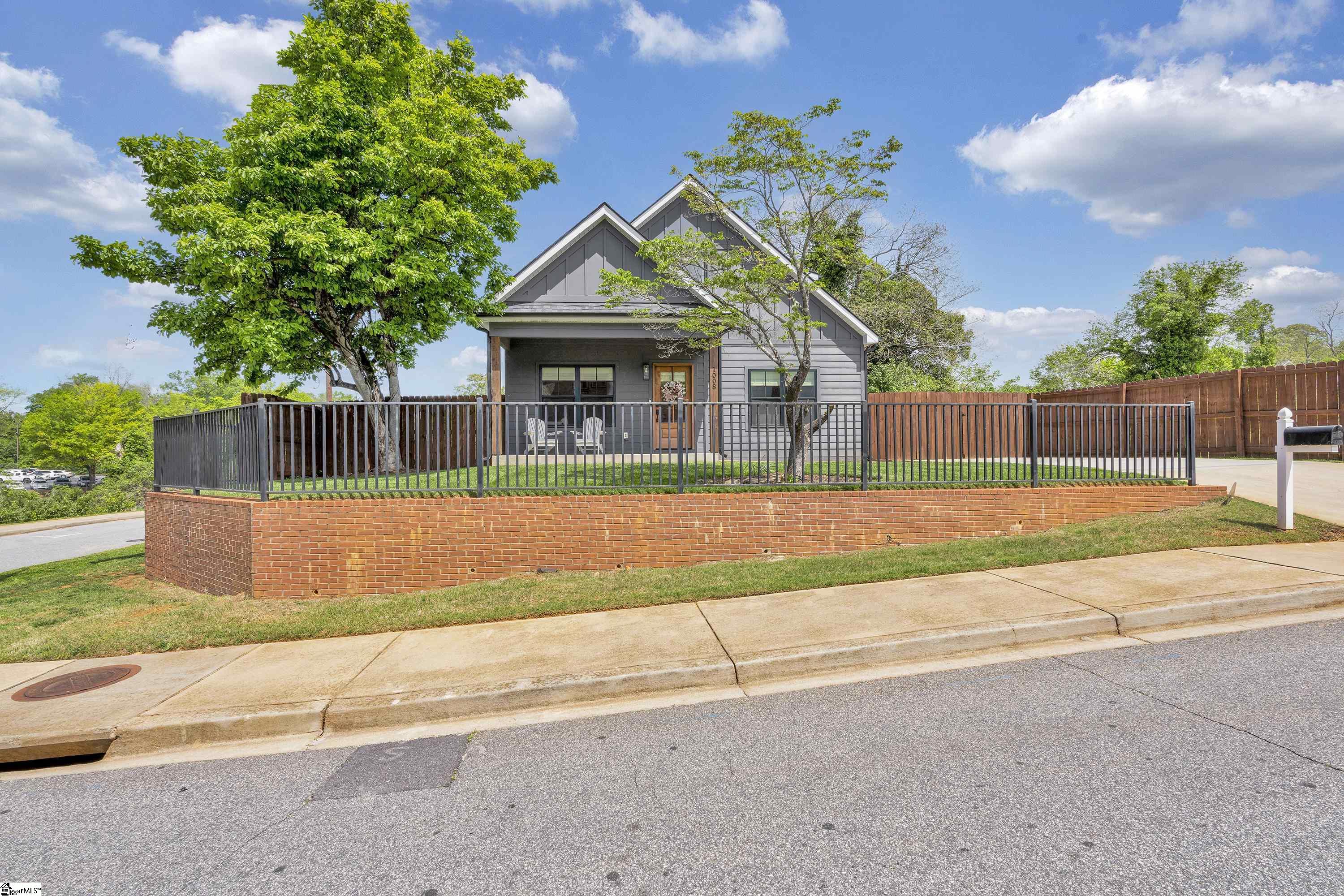 1008 Jenkins Street Property Photo