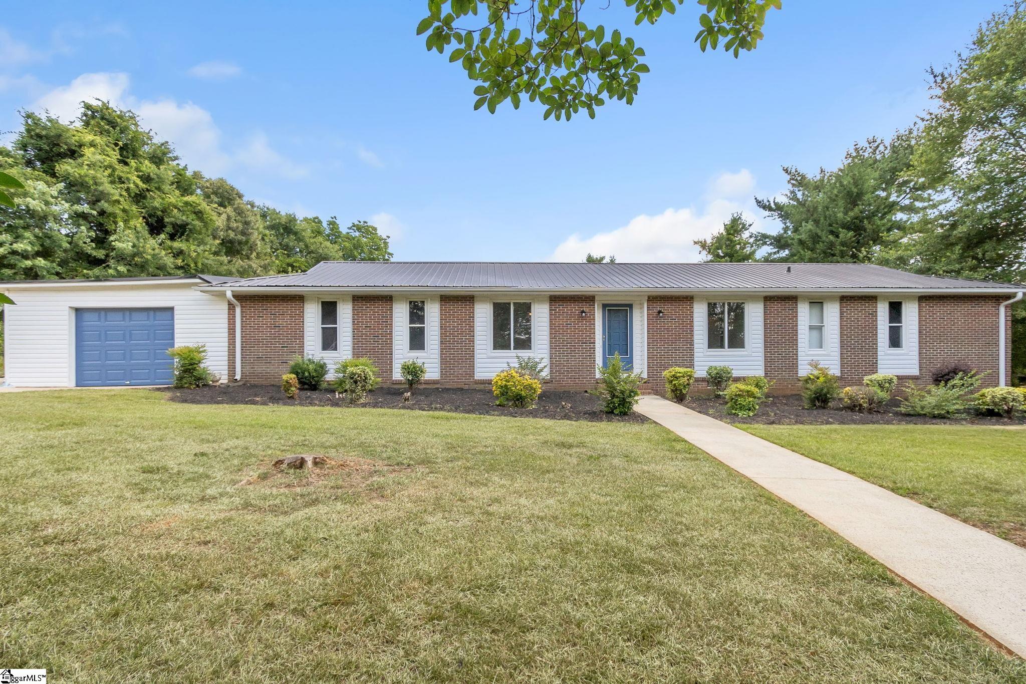 107 Carriage Lane Property Photo