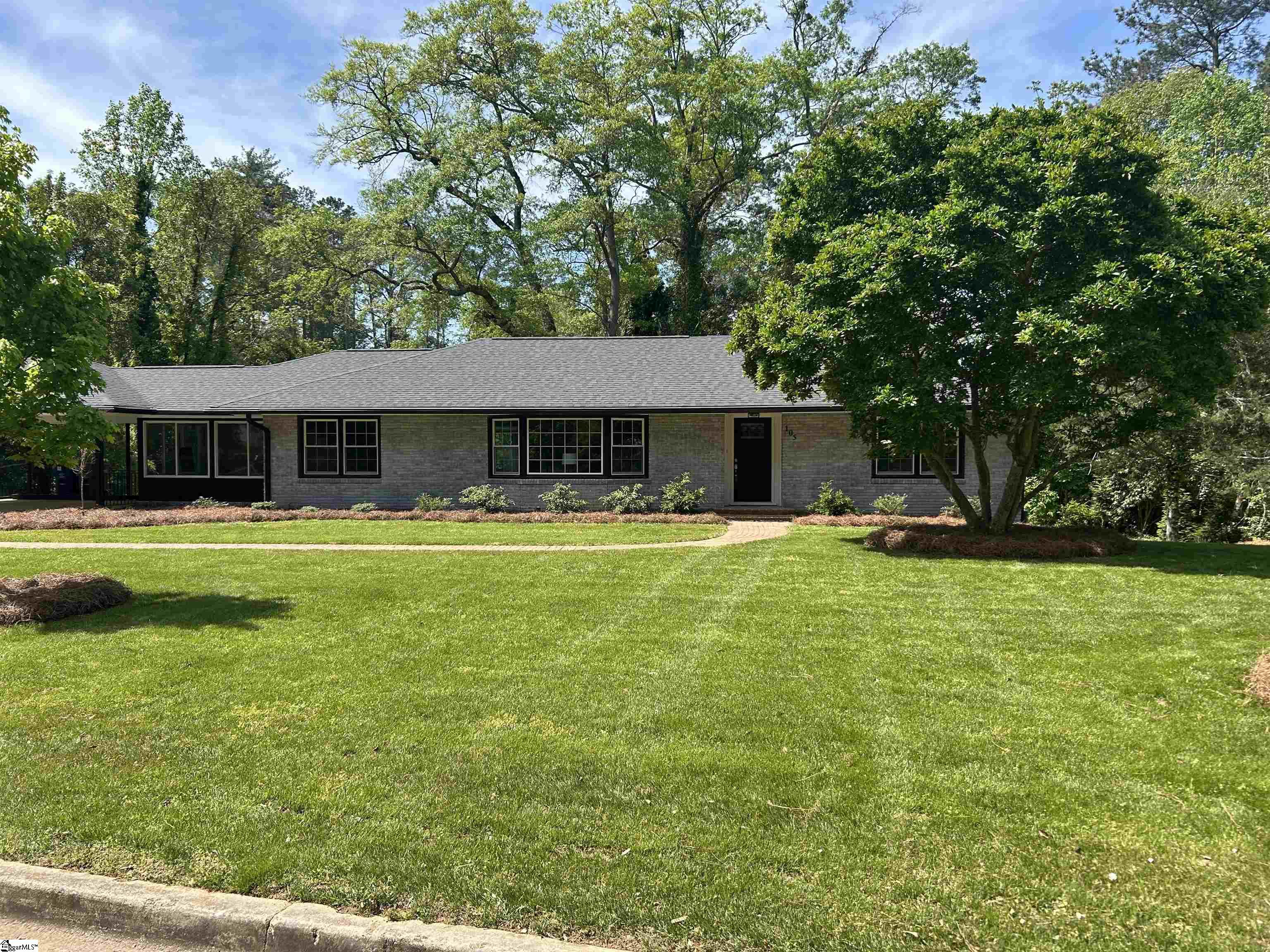 105 Kent Place Property Photo