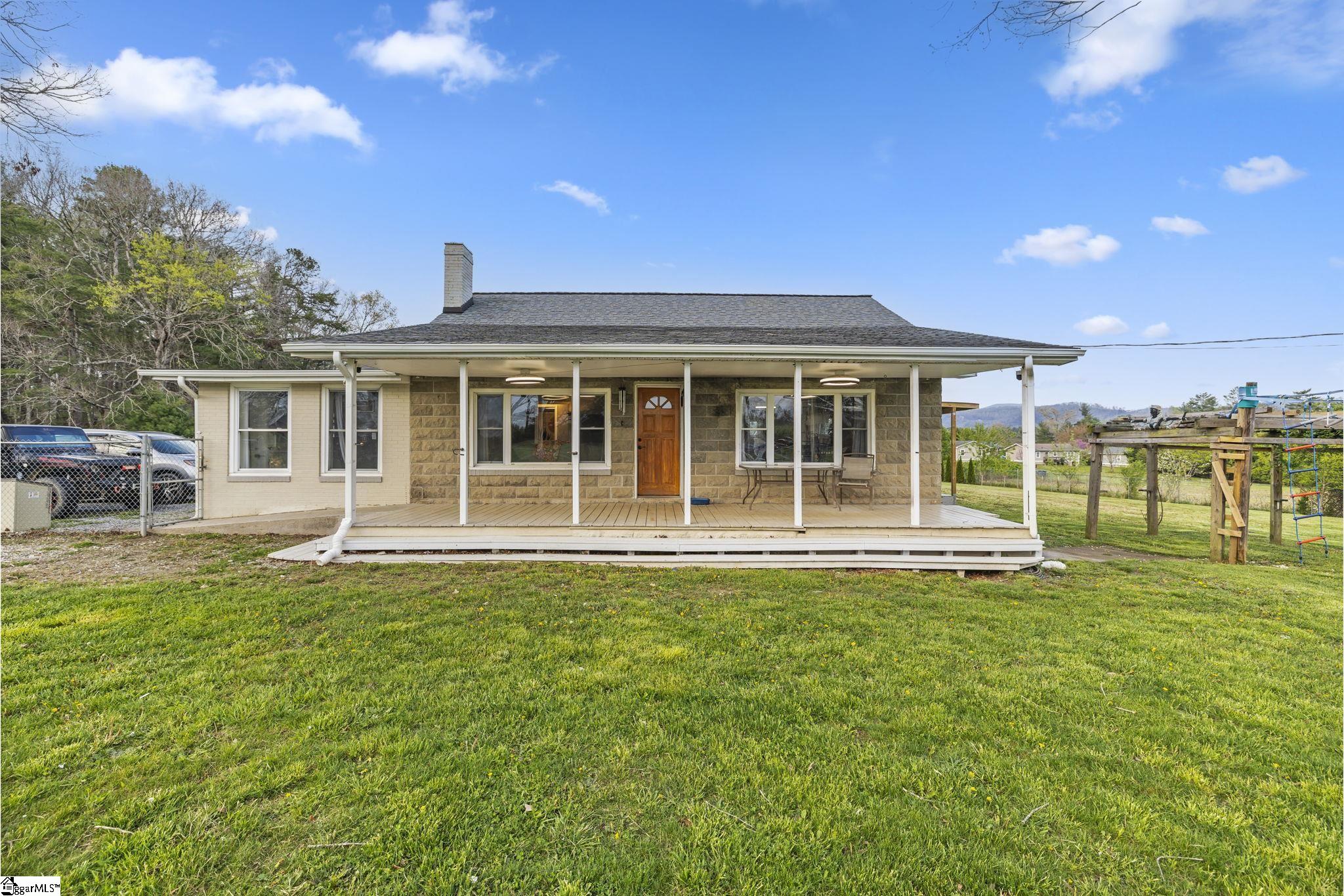 224 Laycock Road Property Photo