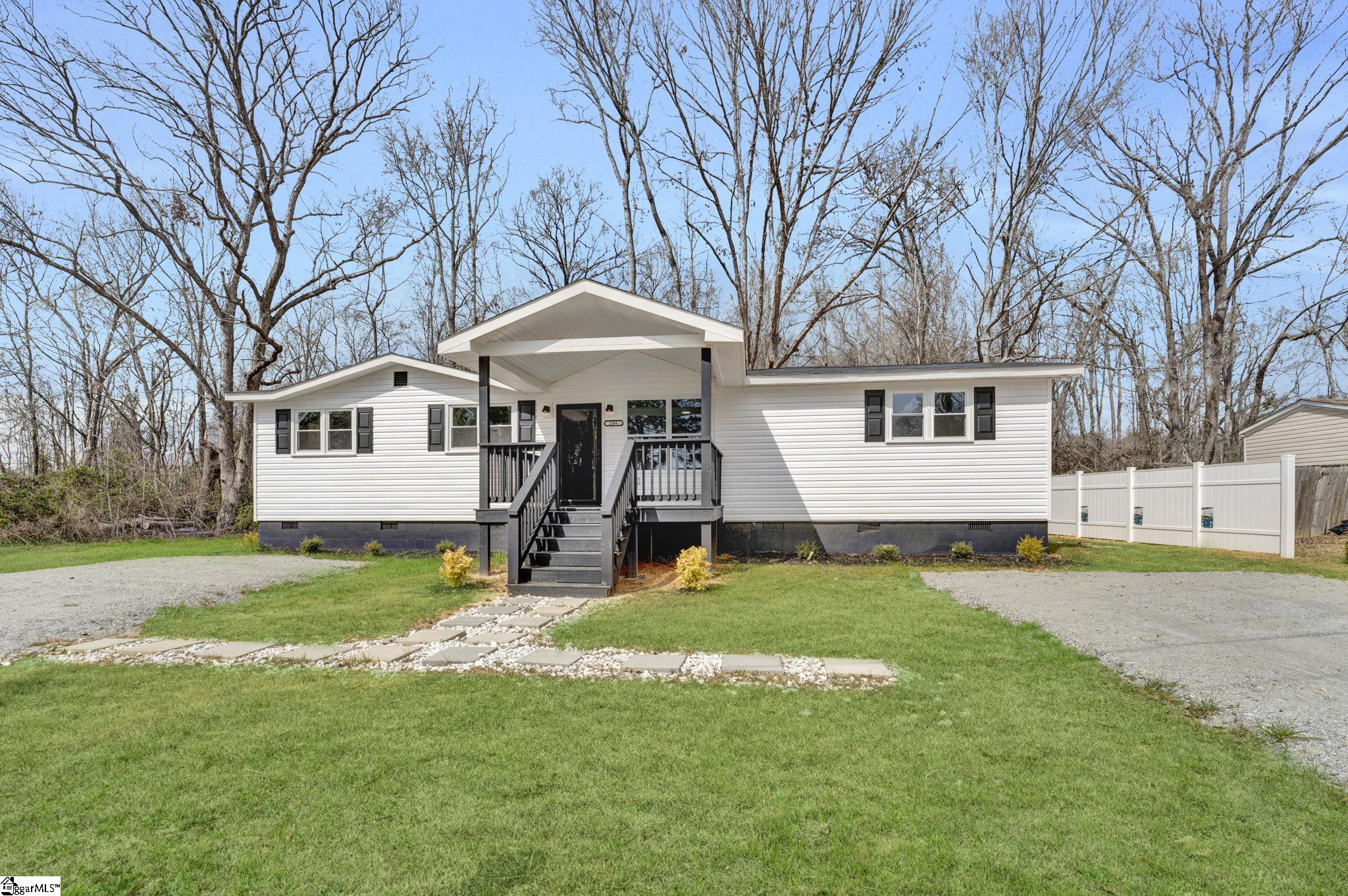206 Willow Street Property Photo