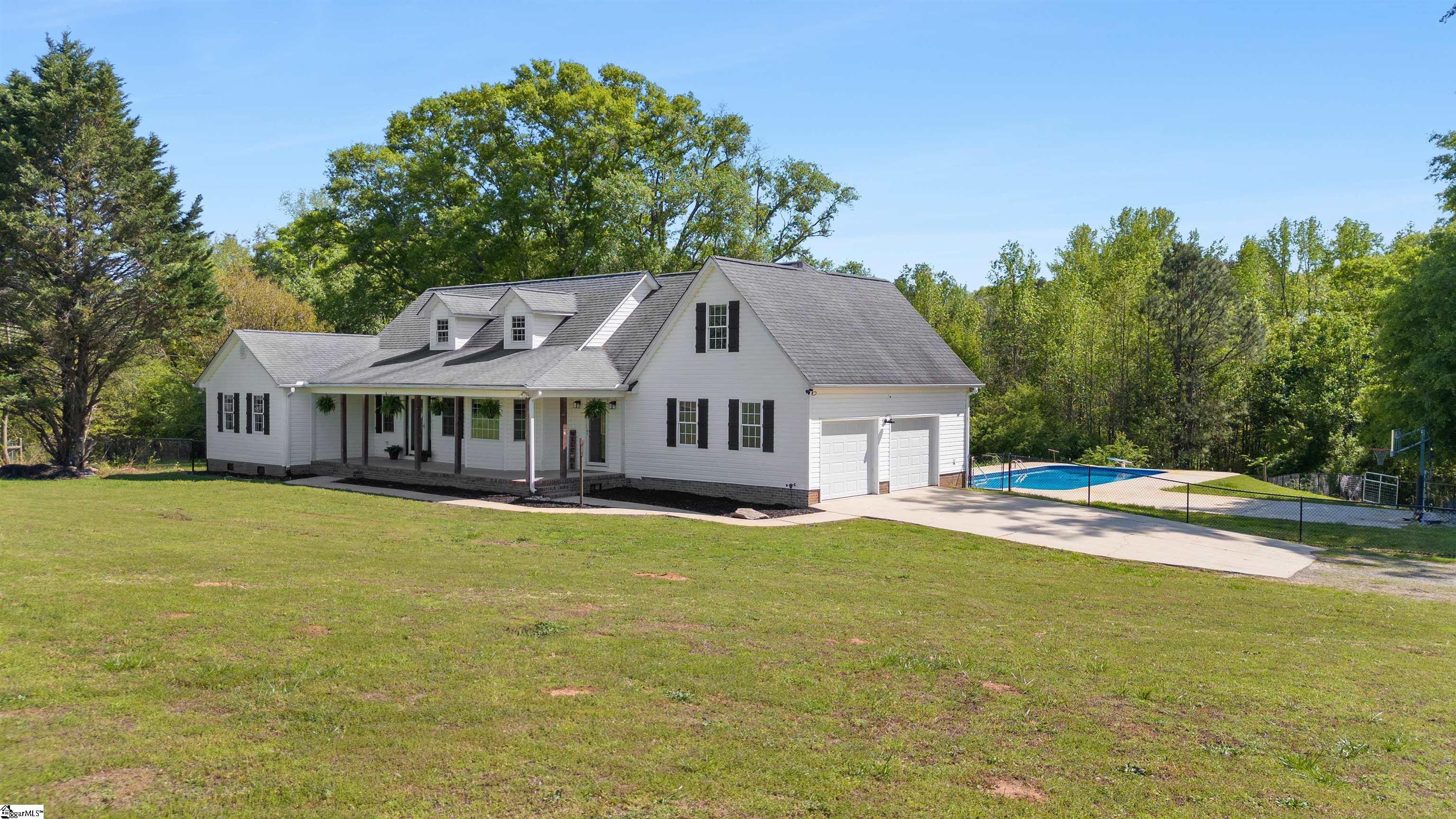1110 Pine Top Road Property Photo