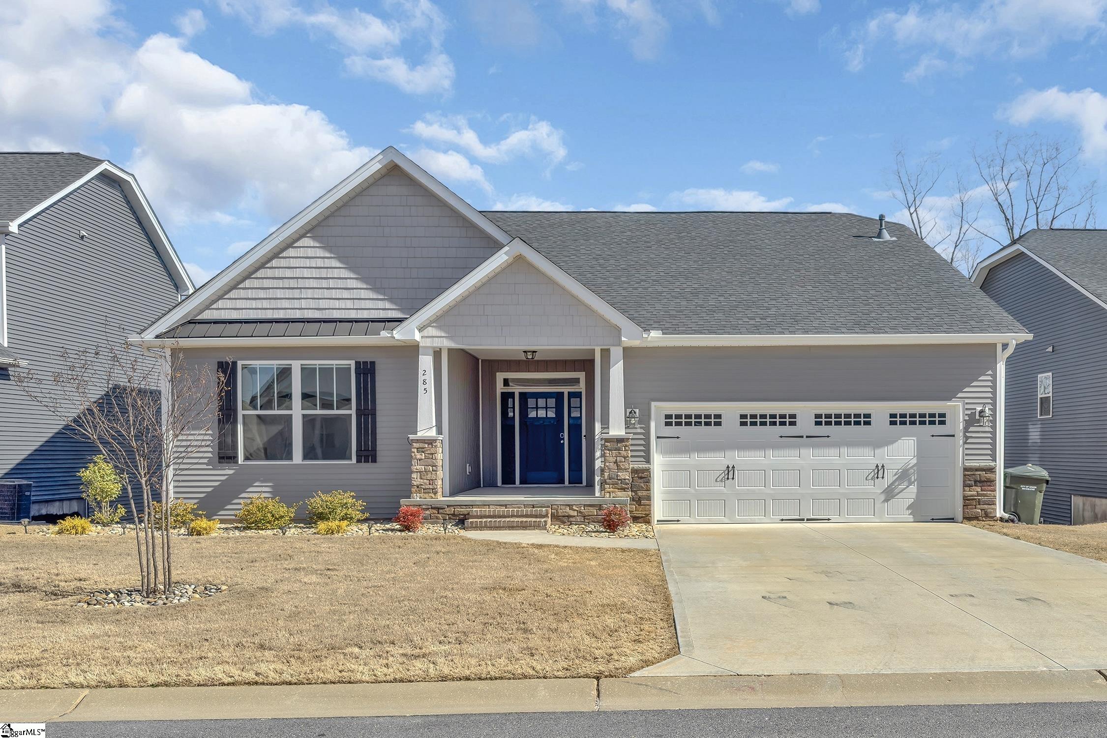 285 Foxbank Circle Property Photo
