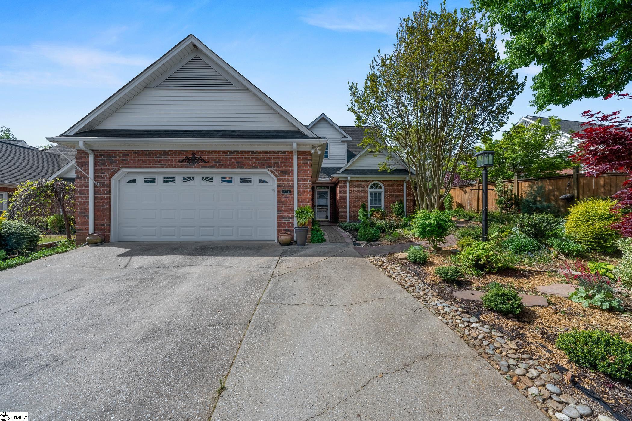 231 Greenview Circle Property Photo
